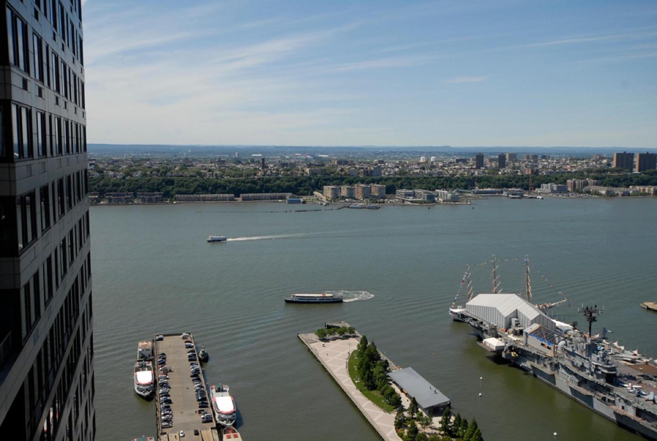 Global Luxury Suites at Sky