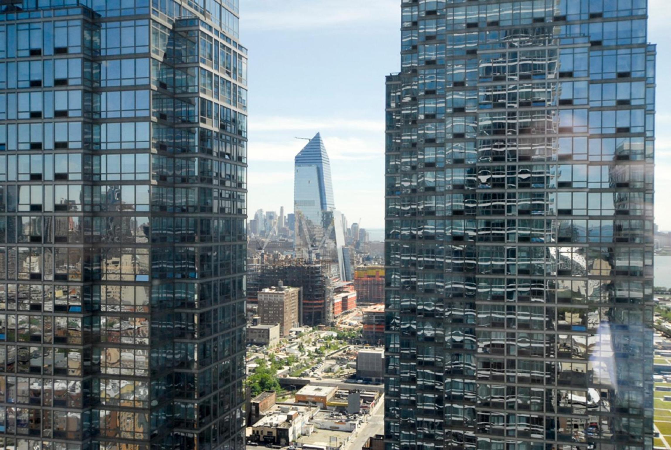 Global Luxury Suites at Sky