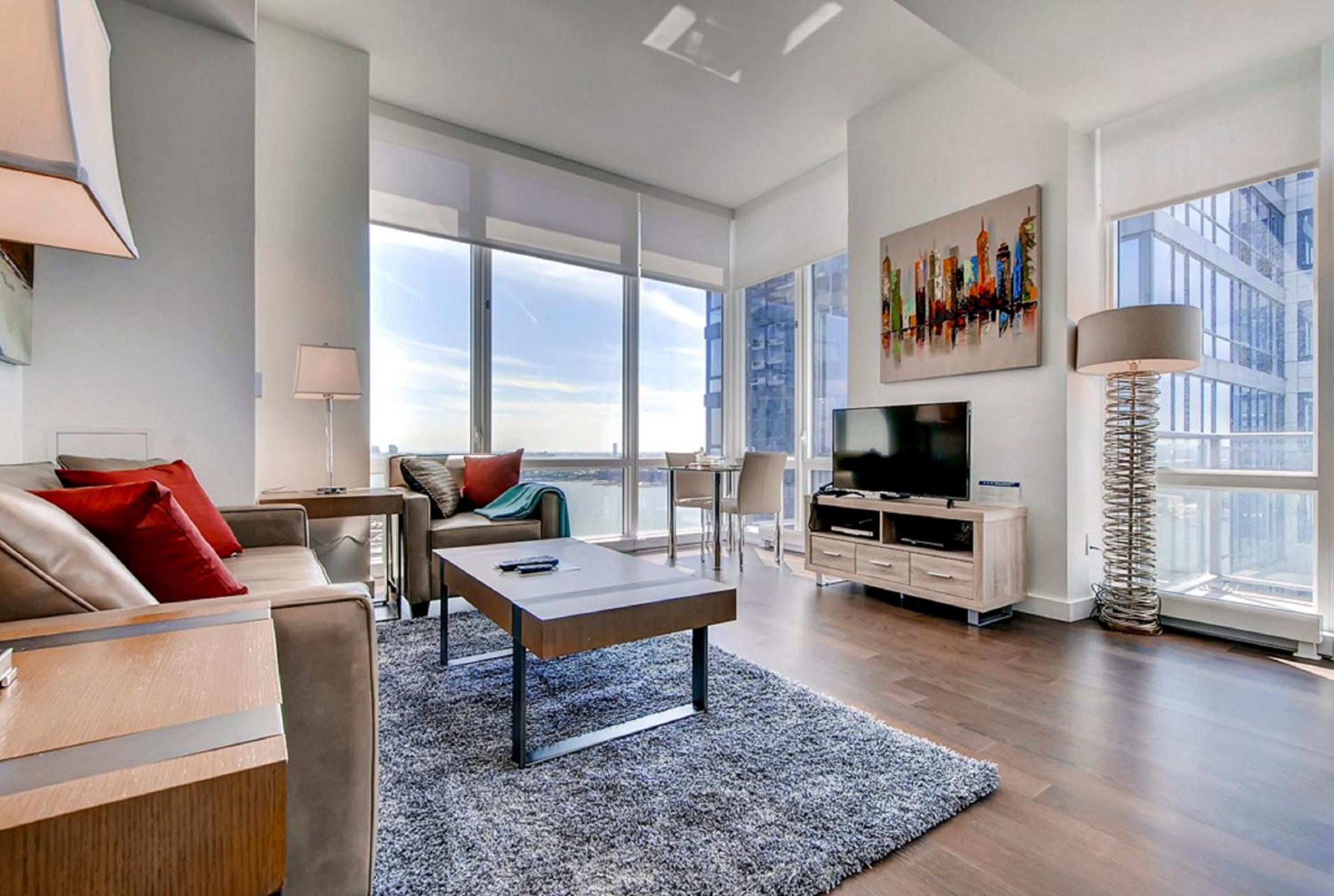 Global Luxury Suites at Sky