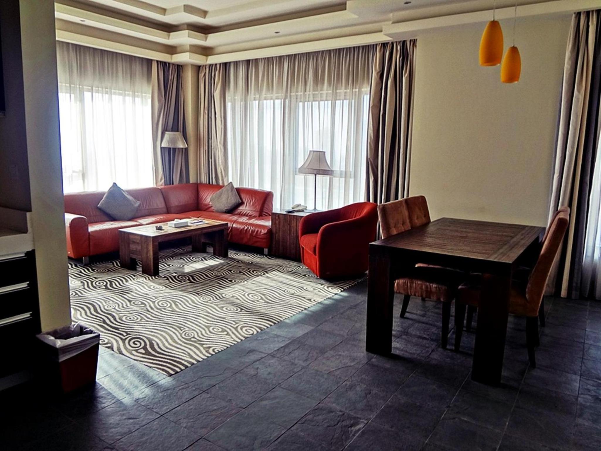 Al Raya Suites Hotel