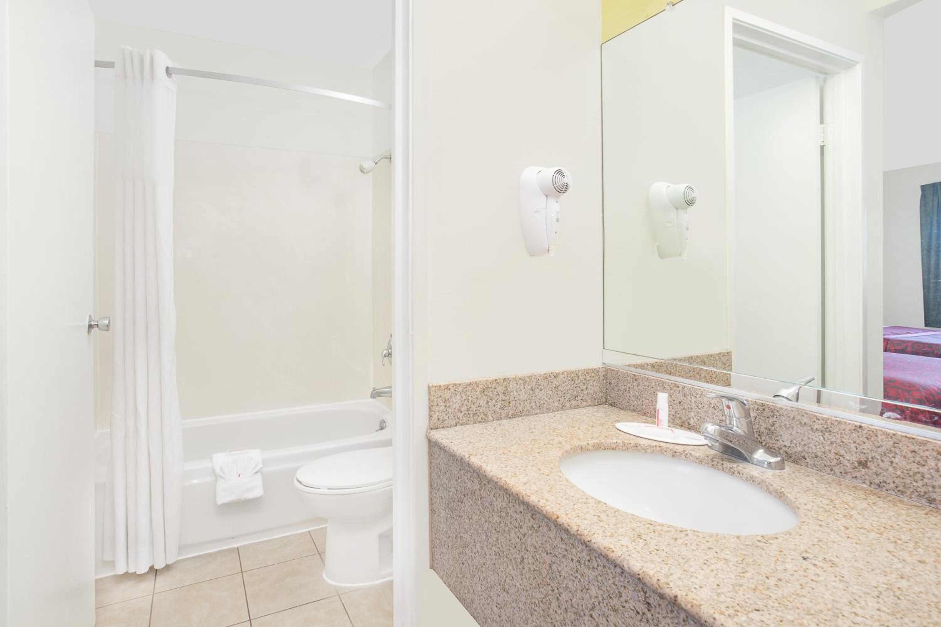 Turlock Vacations - Days Inn by Wyndham Turlock - Property Image 36