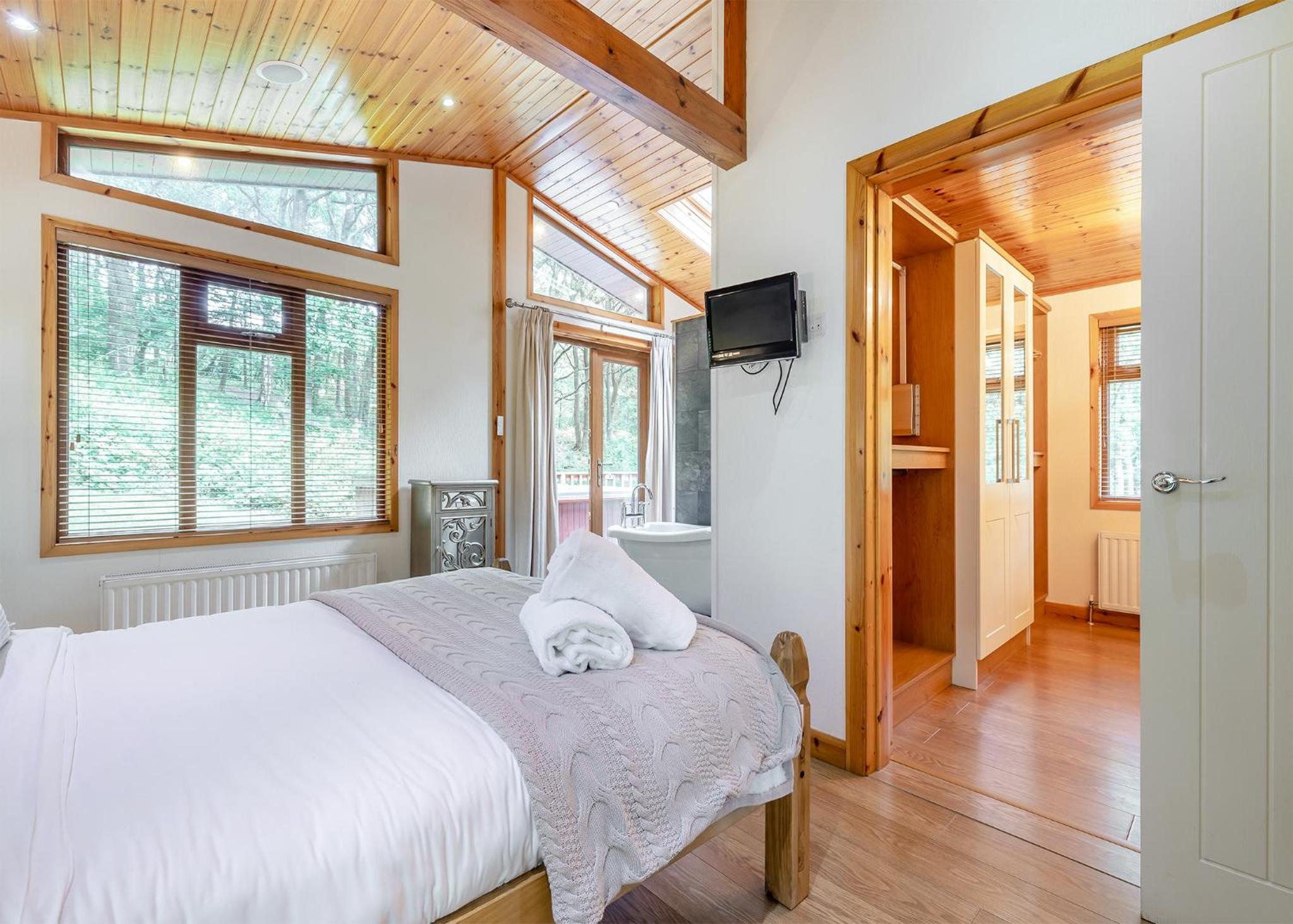 Charlesworth Lodges