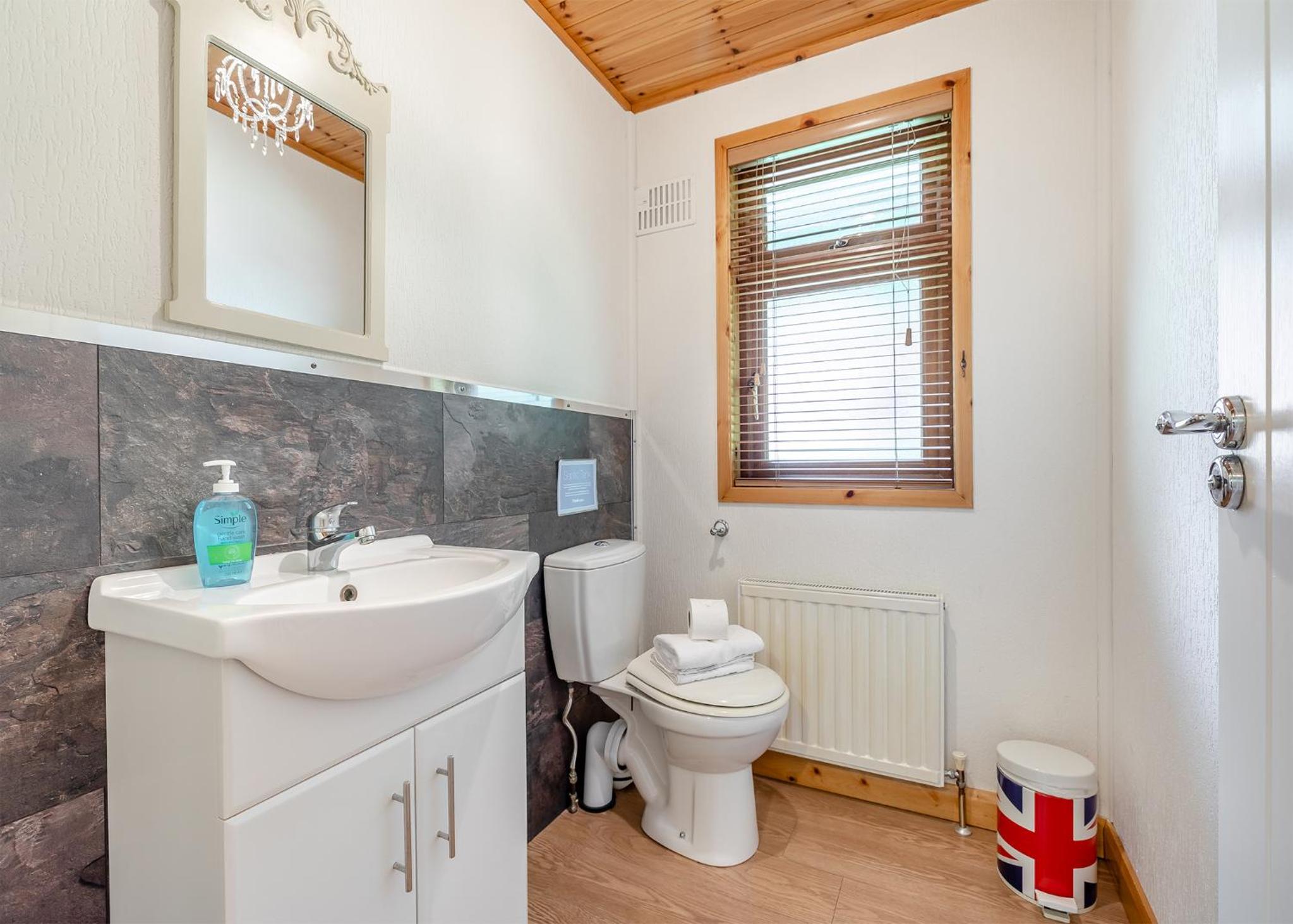 Charlesworth Lodges