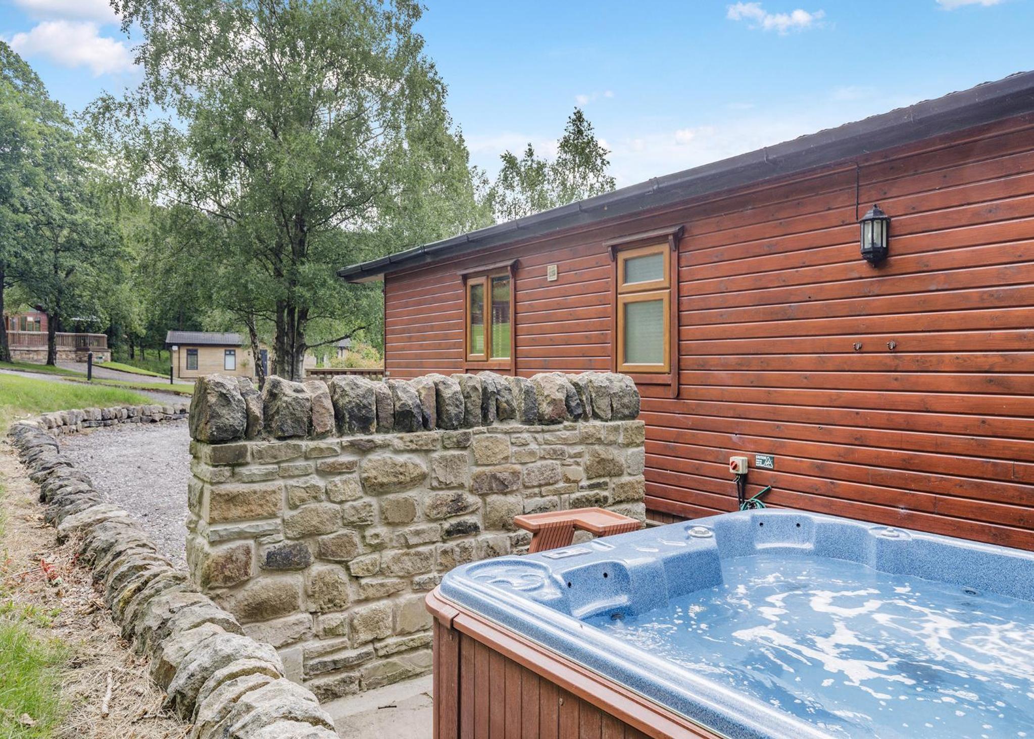 Charlesworth Lodges