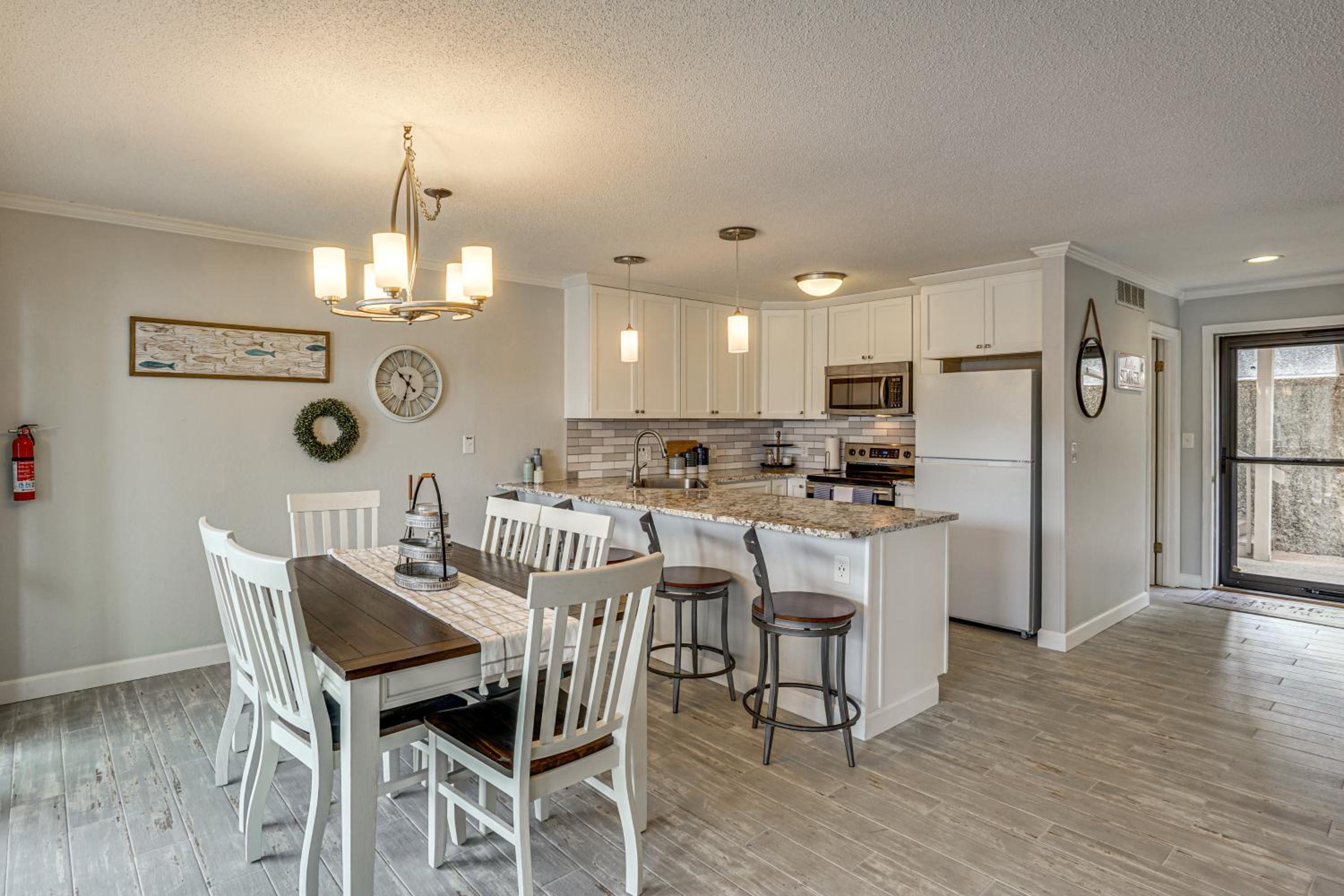 Community Perks! Lakefront Unit in Osage Beach