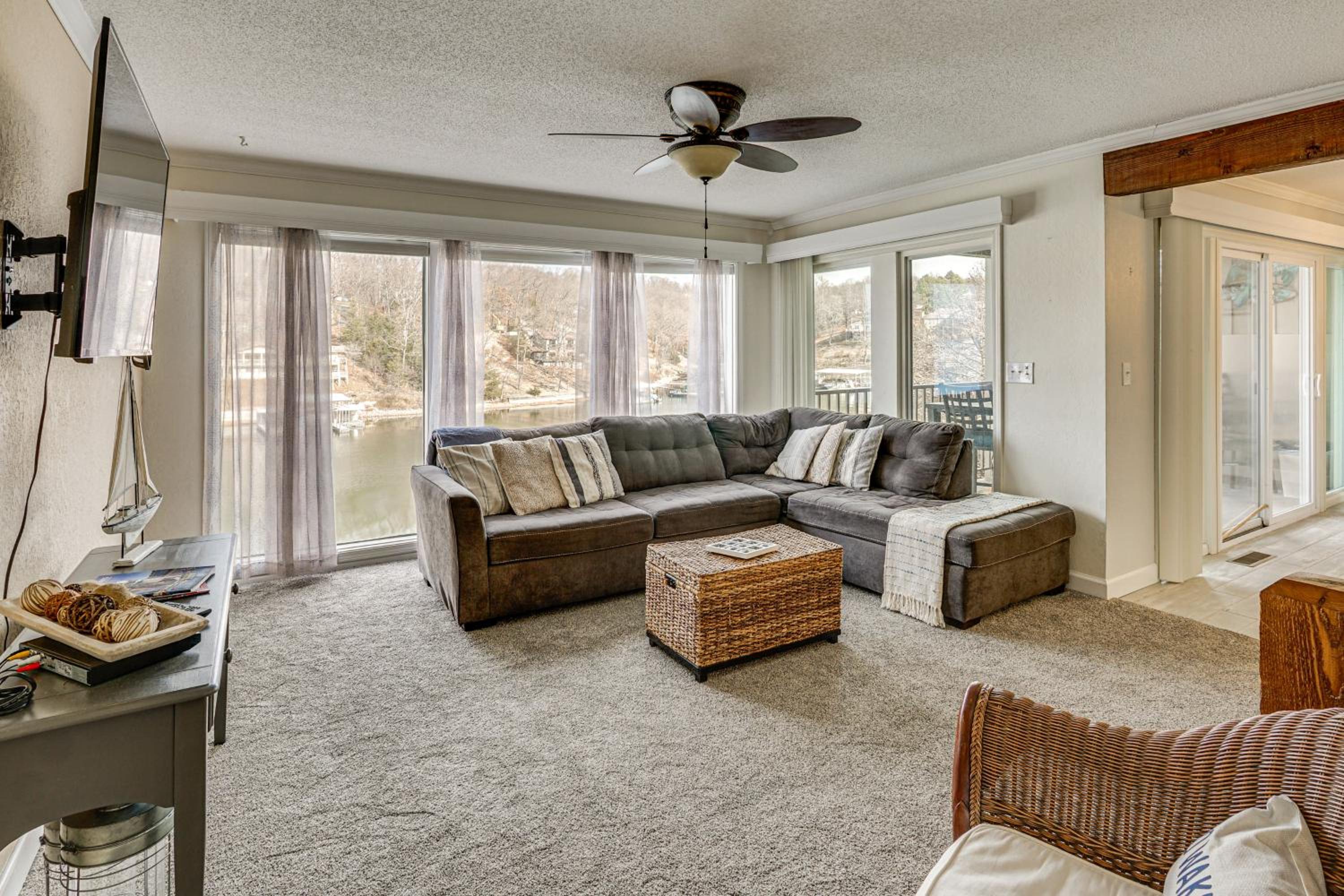 Community Perks! Lakefront Unit in Osage Beach