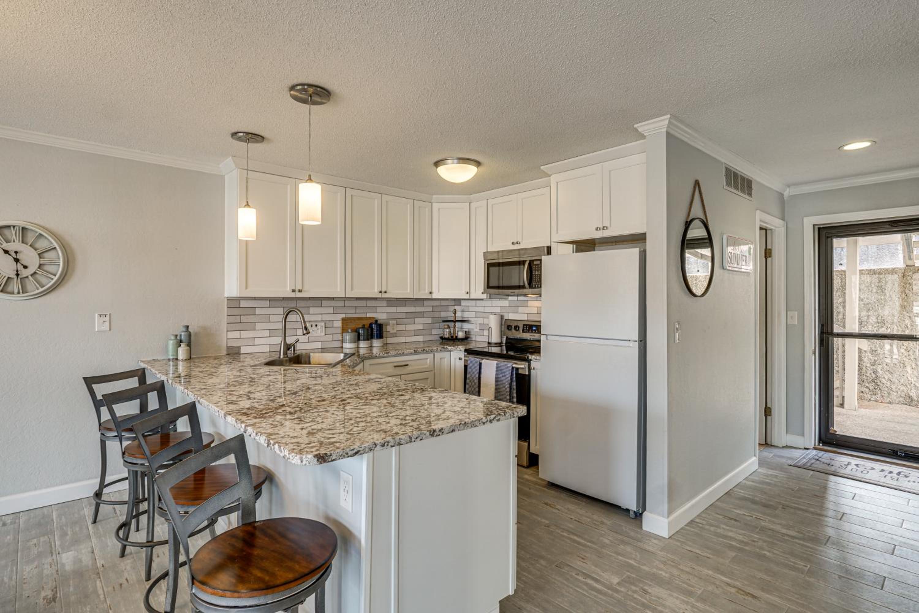 Community Perks! Lakefront Unit in Osage Beach