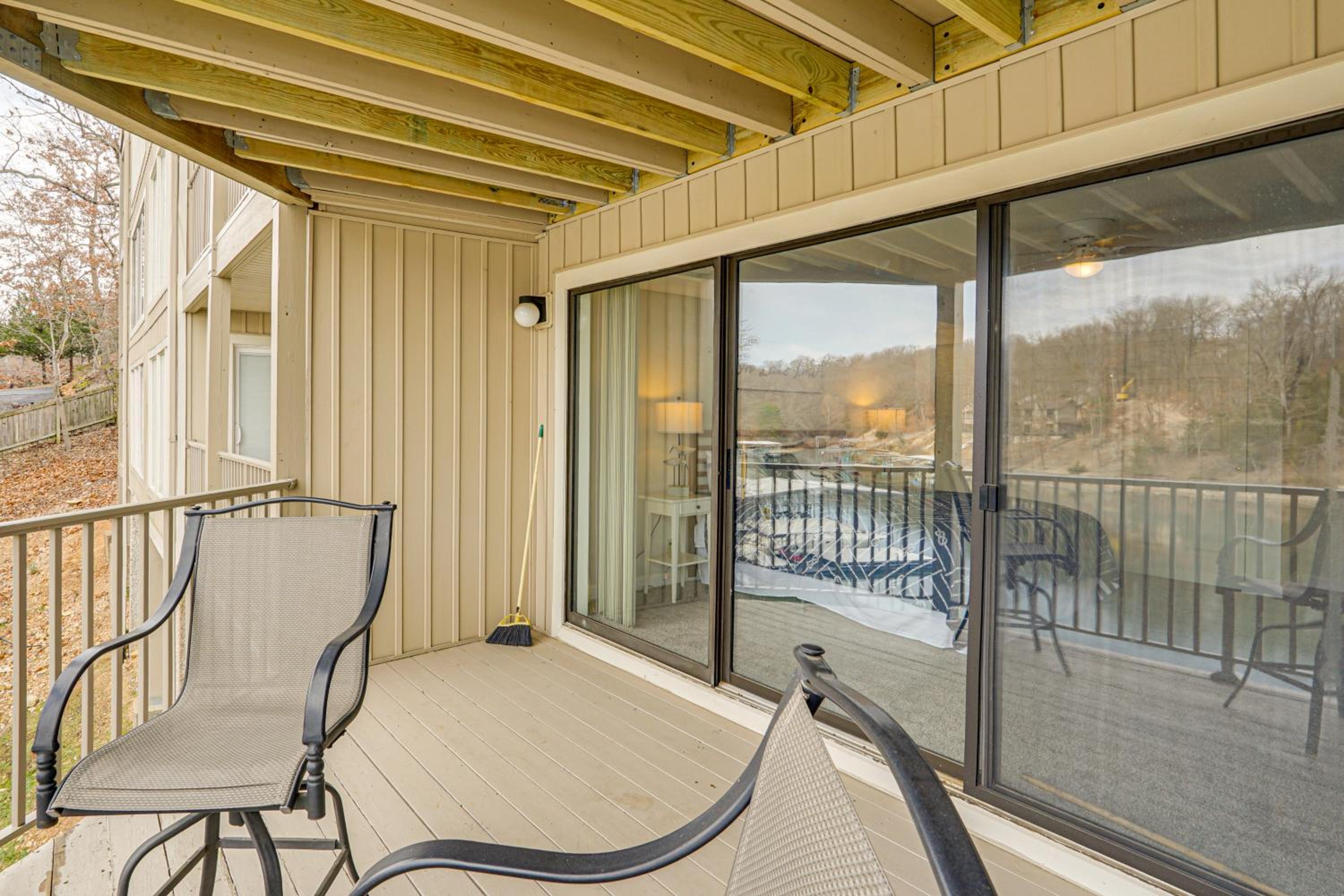 Community Perks! Lakefront Unit in Osage Beach