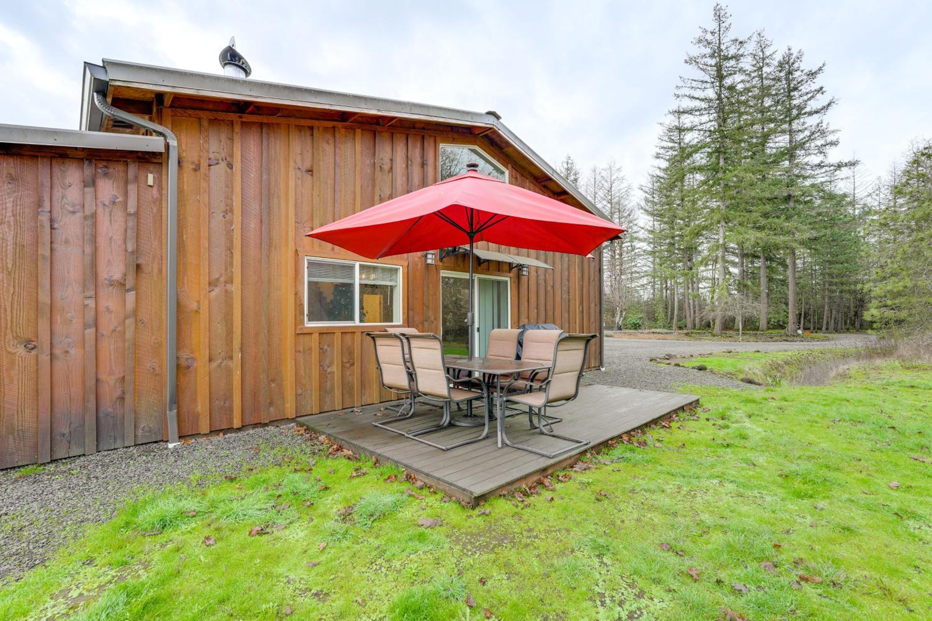 Willamette Valley Home on Working Horse Farm!