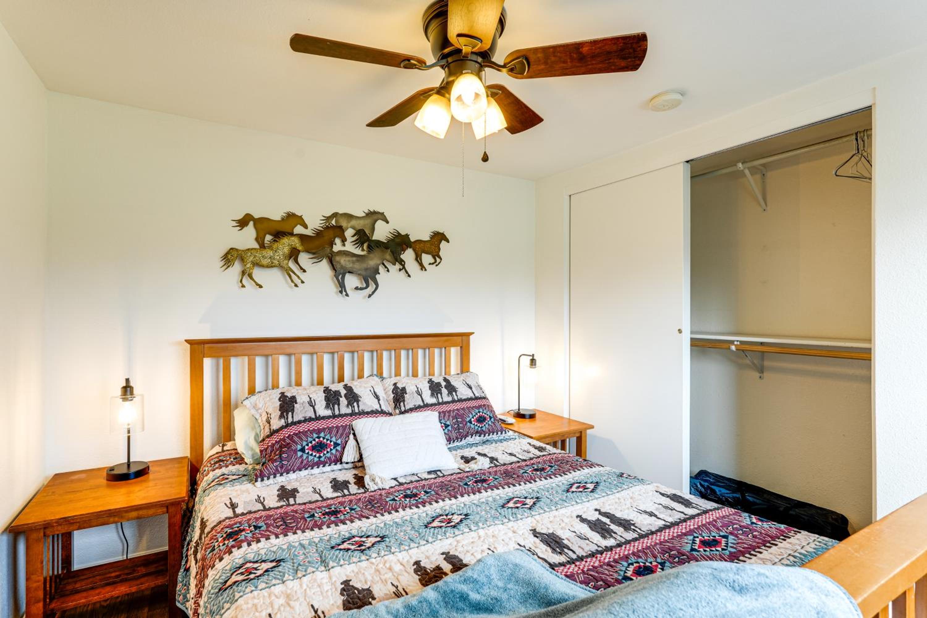 Willamette Valley Home on Working Horse Farm!
