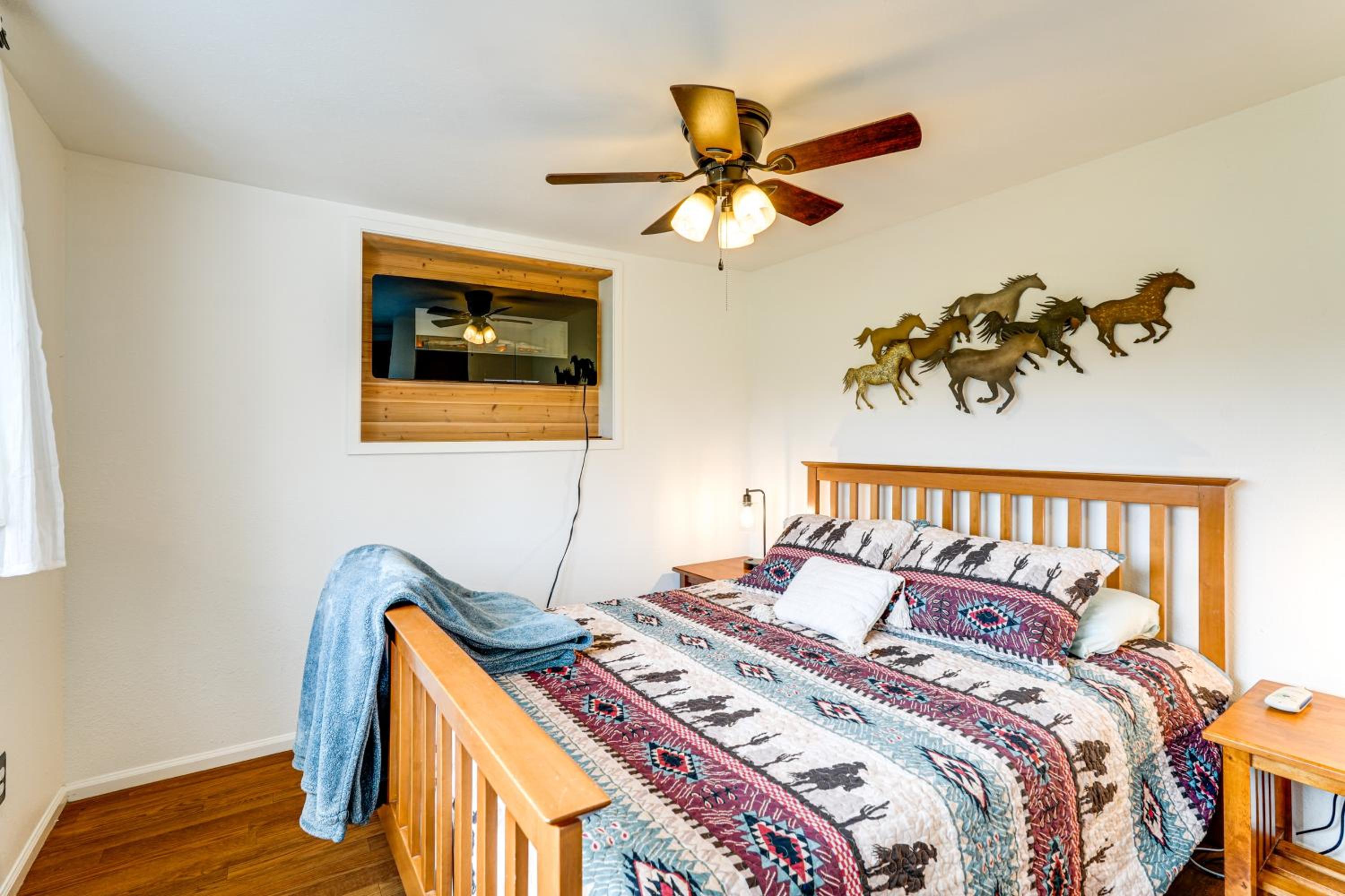 Willamette Valley Home on Working Horse Farm!