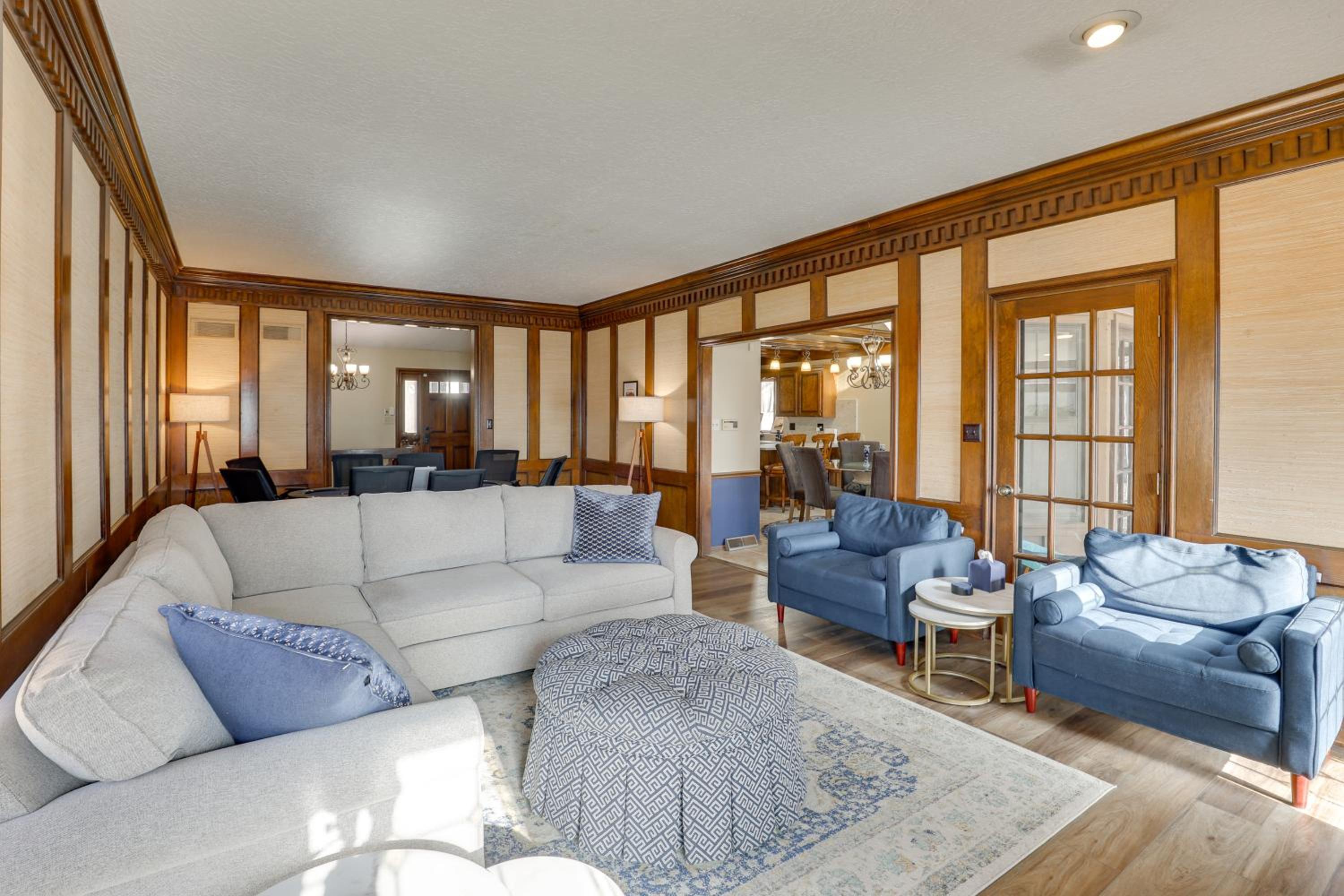 3,000-Sq-Ft Group Getaway with Pool Near Kansas City