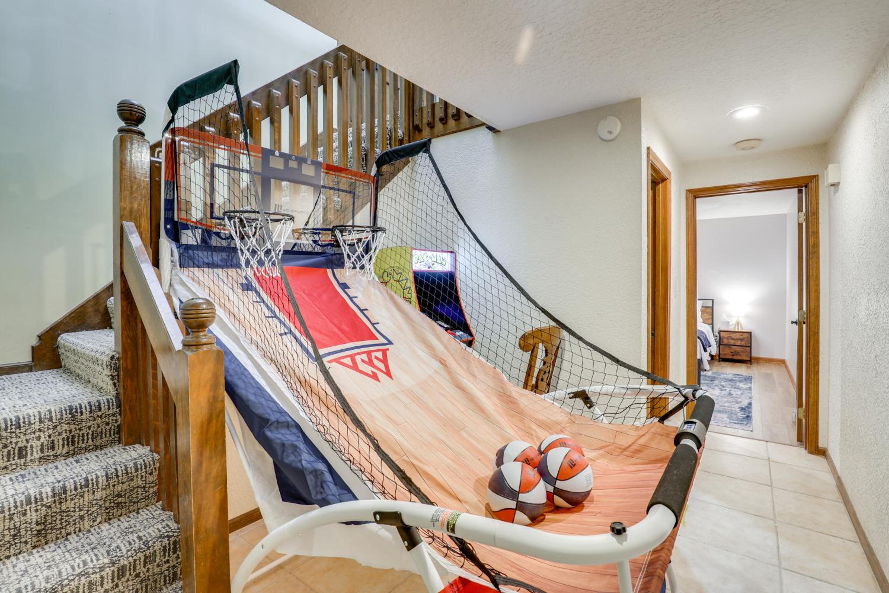 3,000-Sq-Ft Group Getaway with Pool Near Kansas City