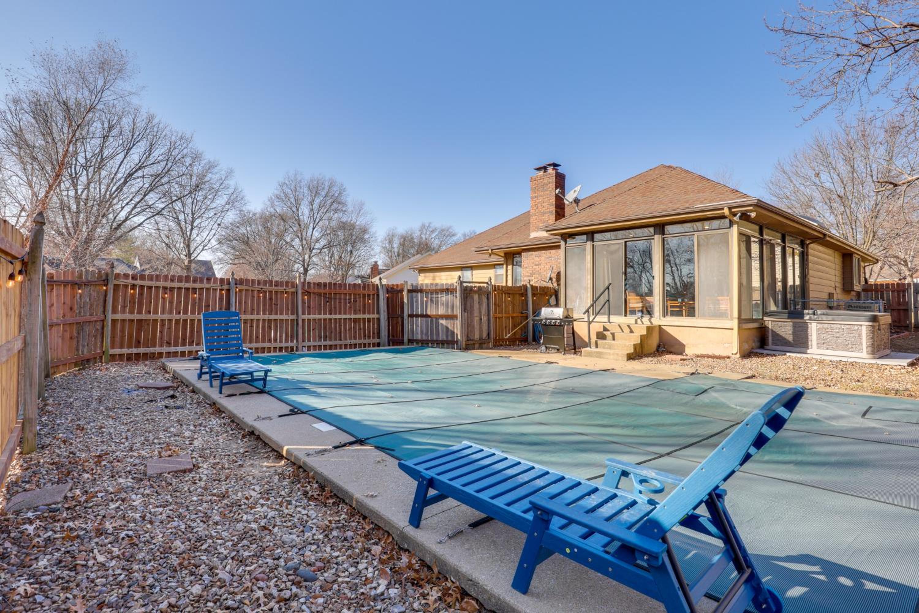 3,000-Sq-Ft Group Getaway with Pool Near Kansas City