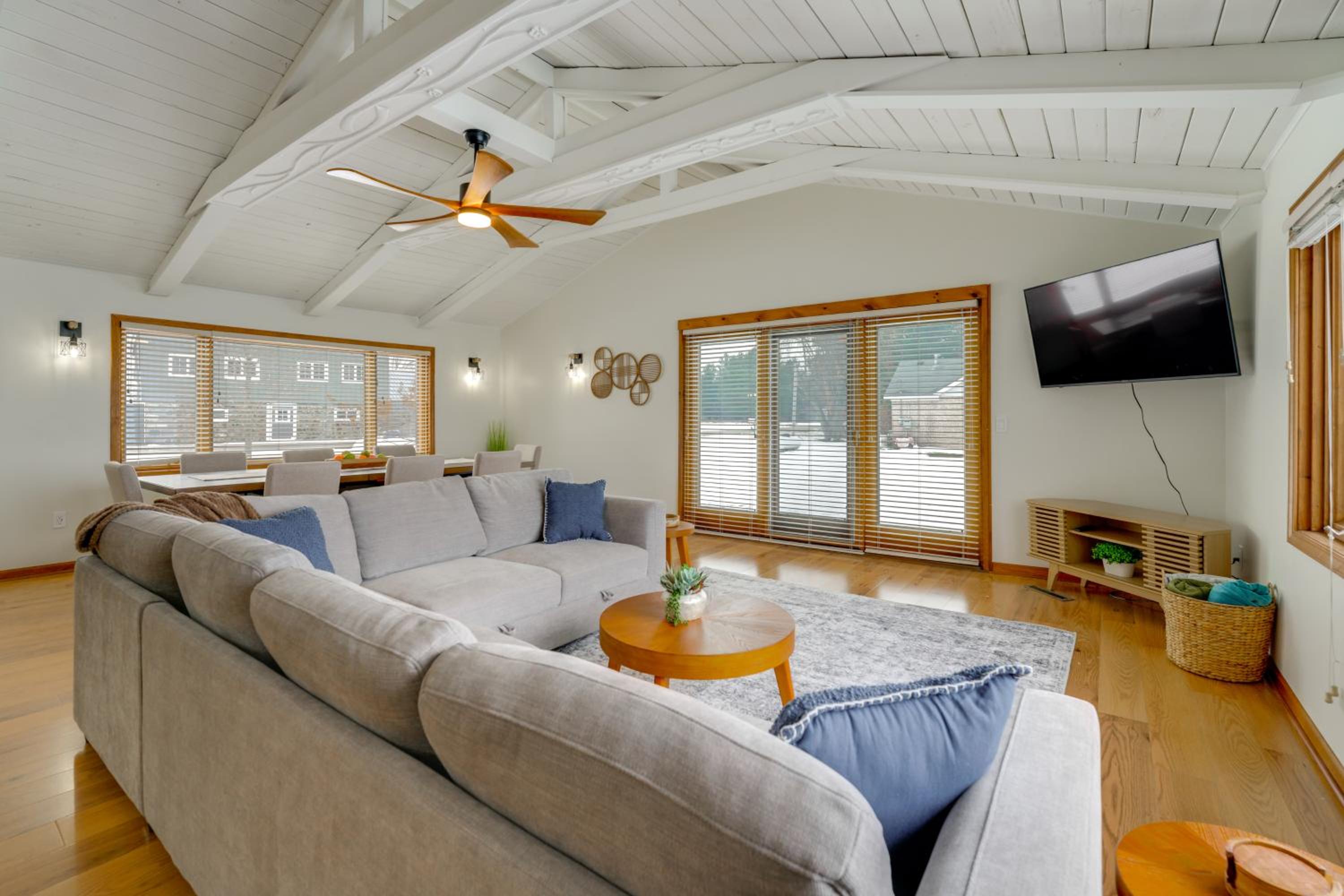 Waterfront Lake Huron Getaway w/ Private Beach
