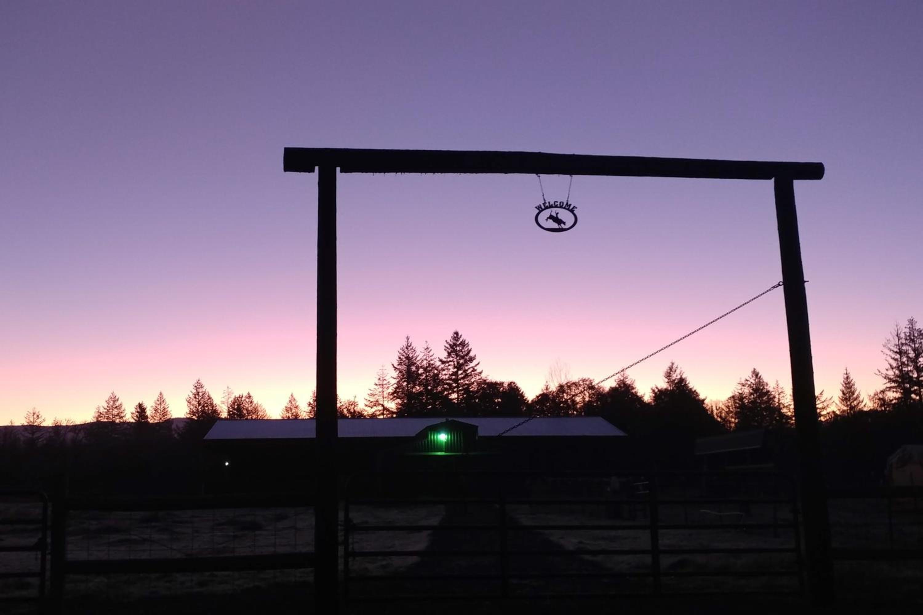 Willamette Valley Home on Working Horse Farm!
