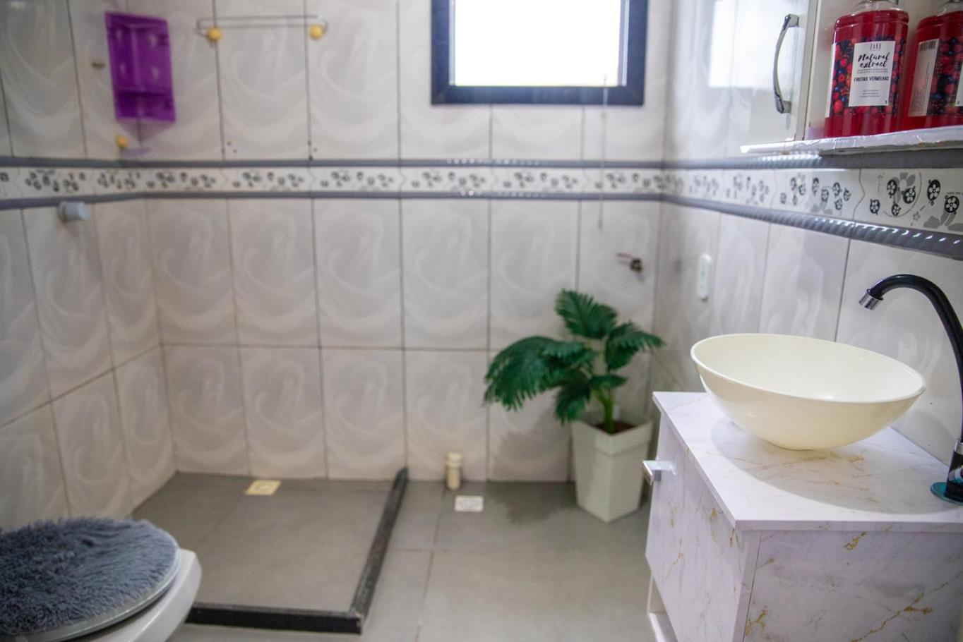 Casa com Wi-Fi e Churrasqueira a 300m da Praia