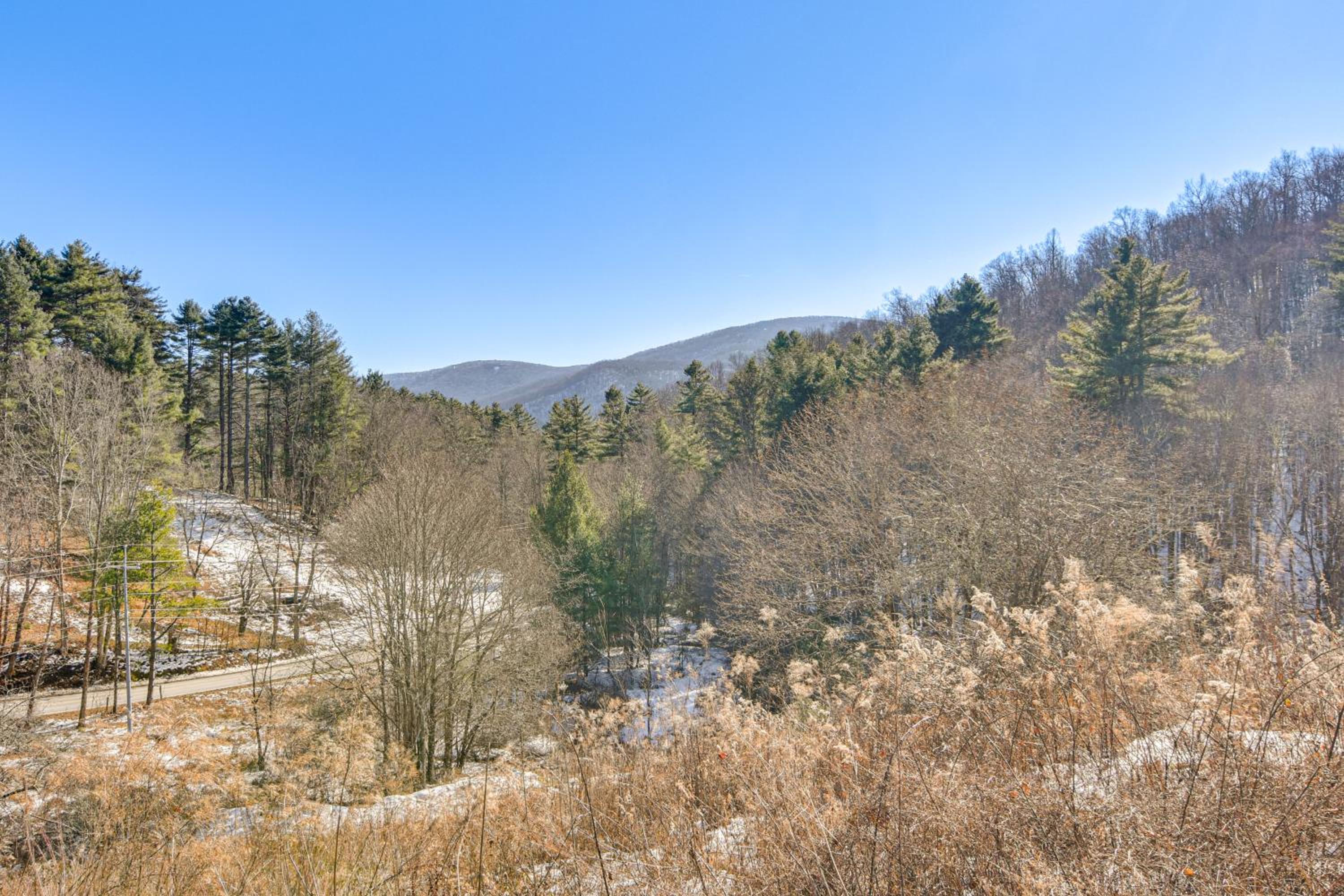 The Mountain House Inn Montebello Stay By Trails