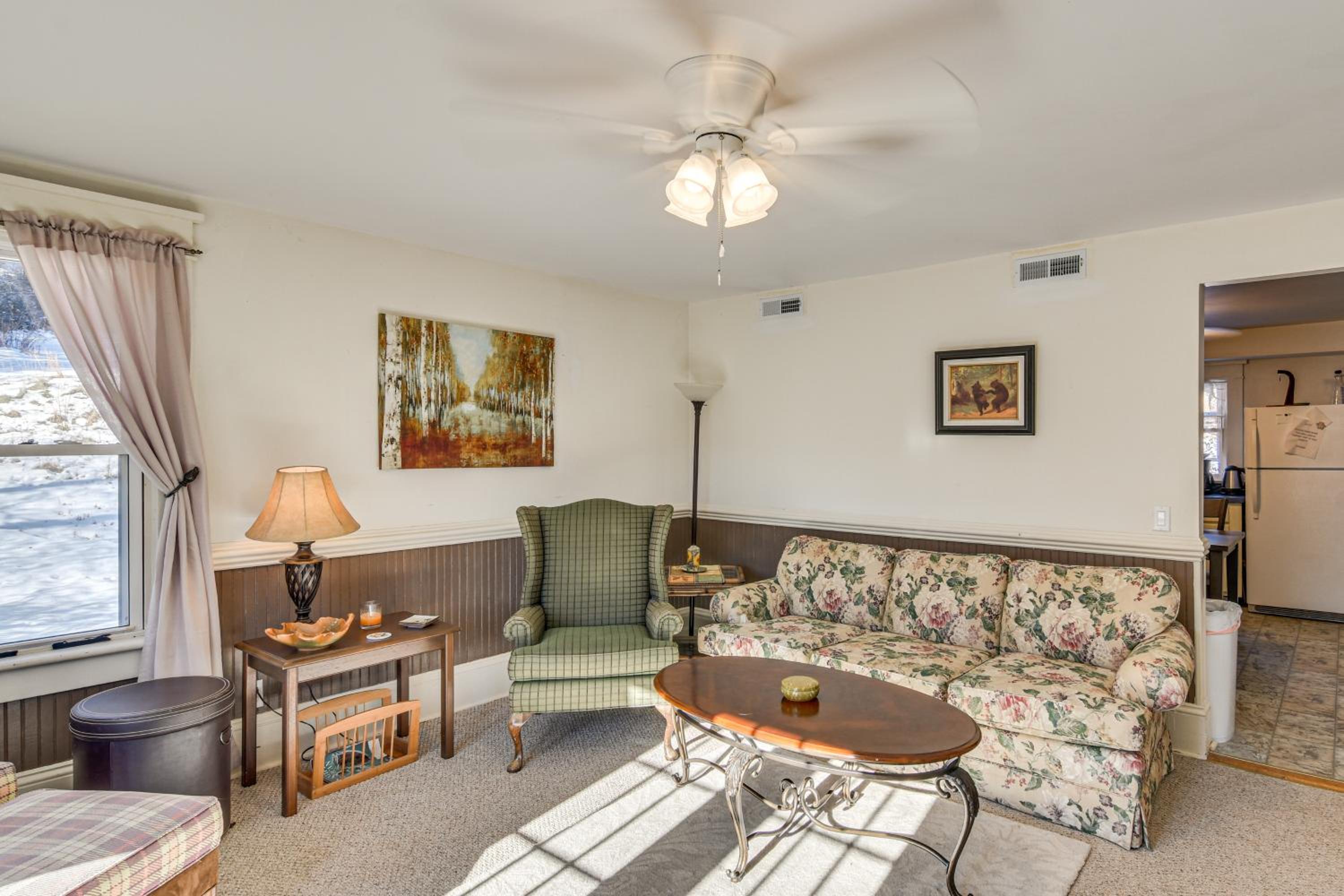 The Mountain House Inn Montebello Stay By Trails