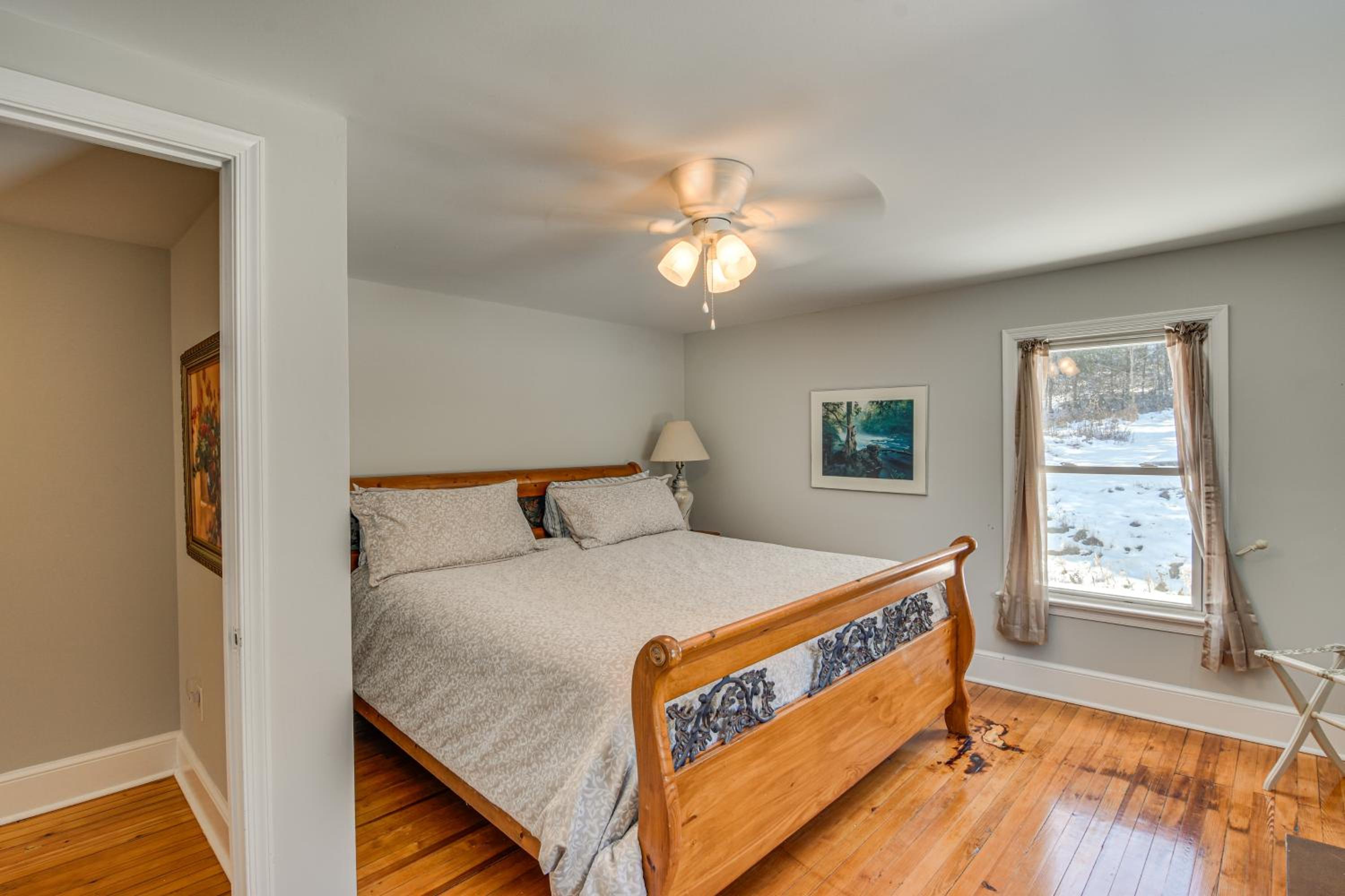 The Mountain House Inn Montebello Stay By Trails