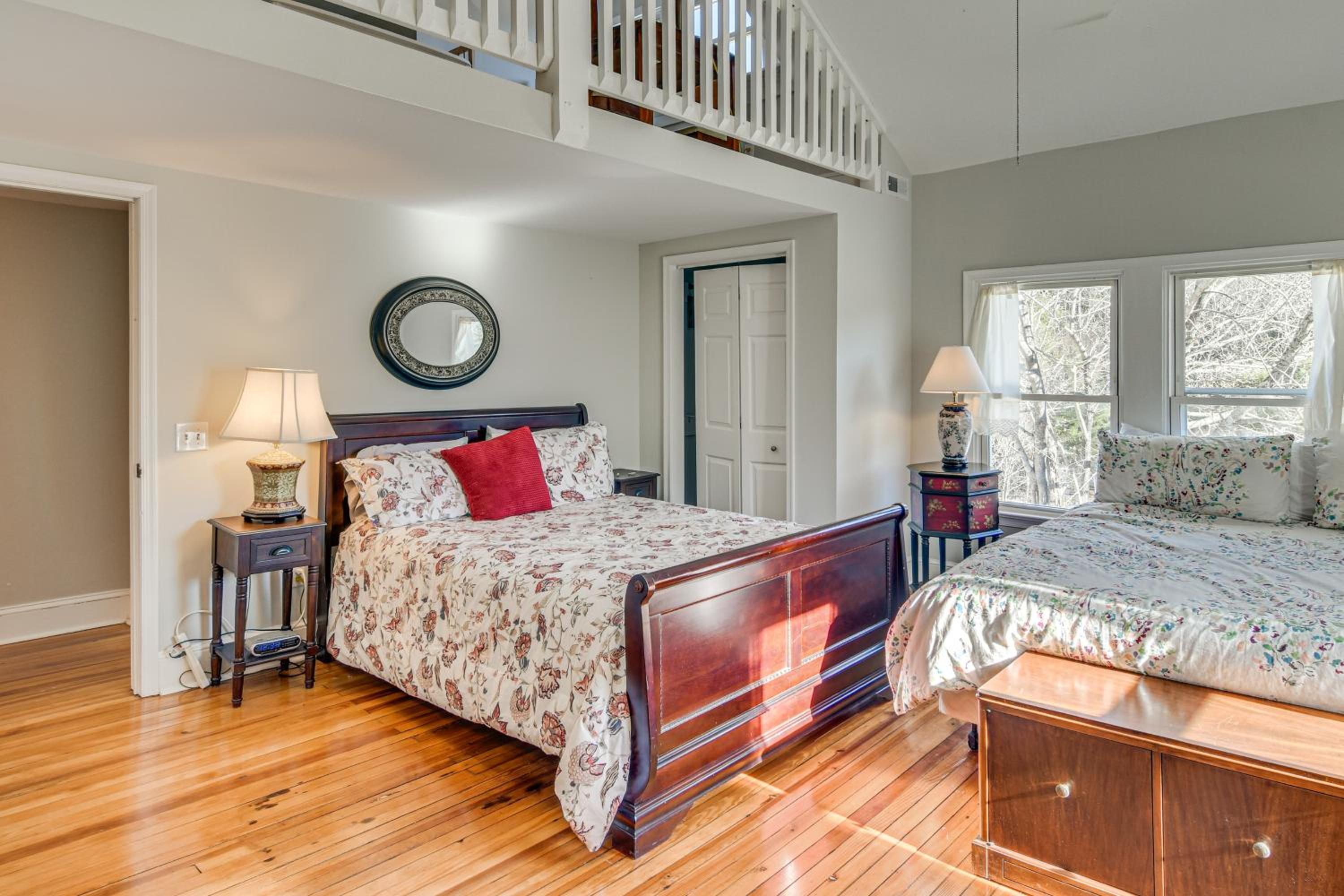 The Mountain House Inn Montebello Stay By Trails