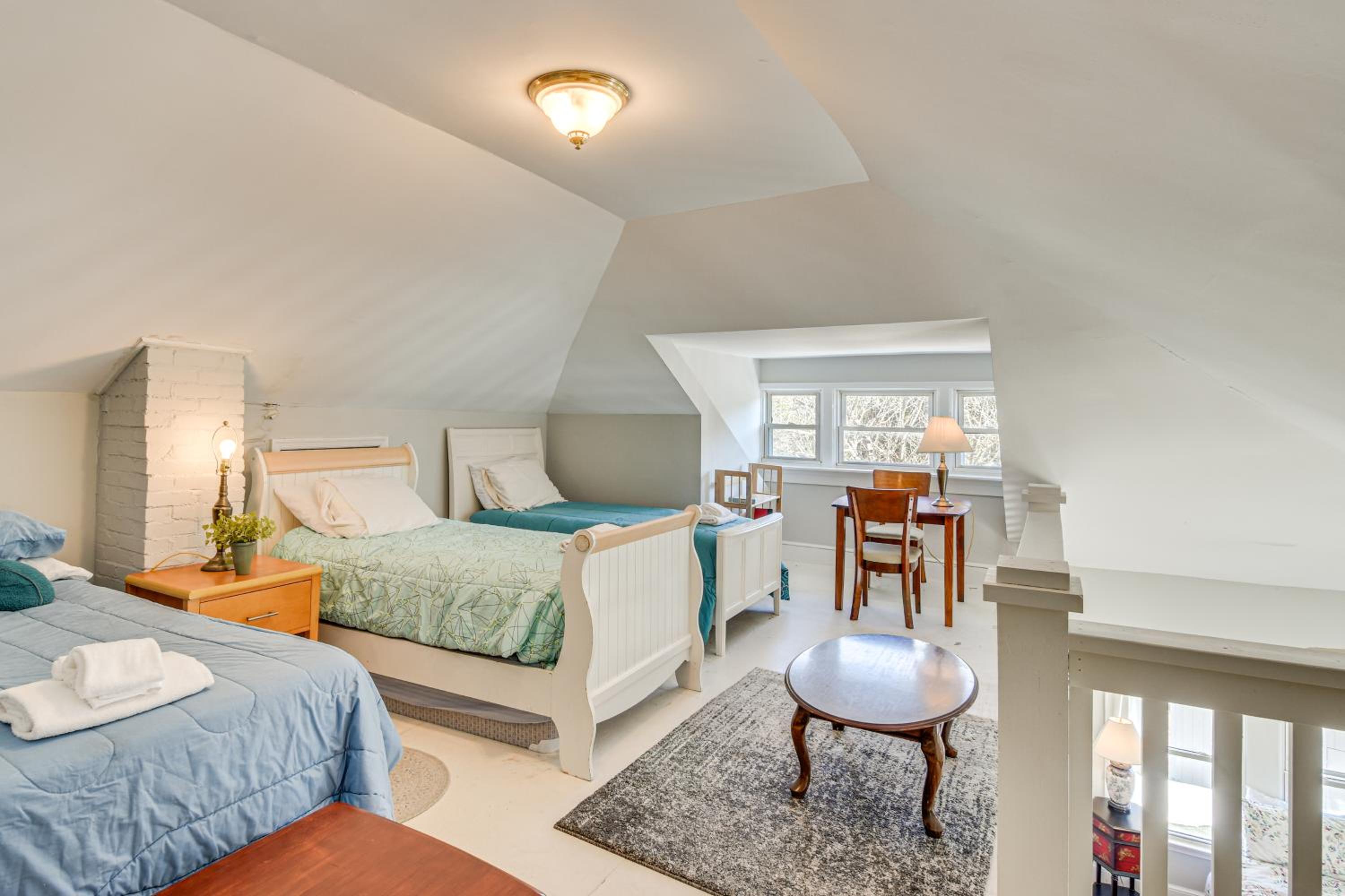 The Mountain House Inn Montebello Stay By Trails