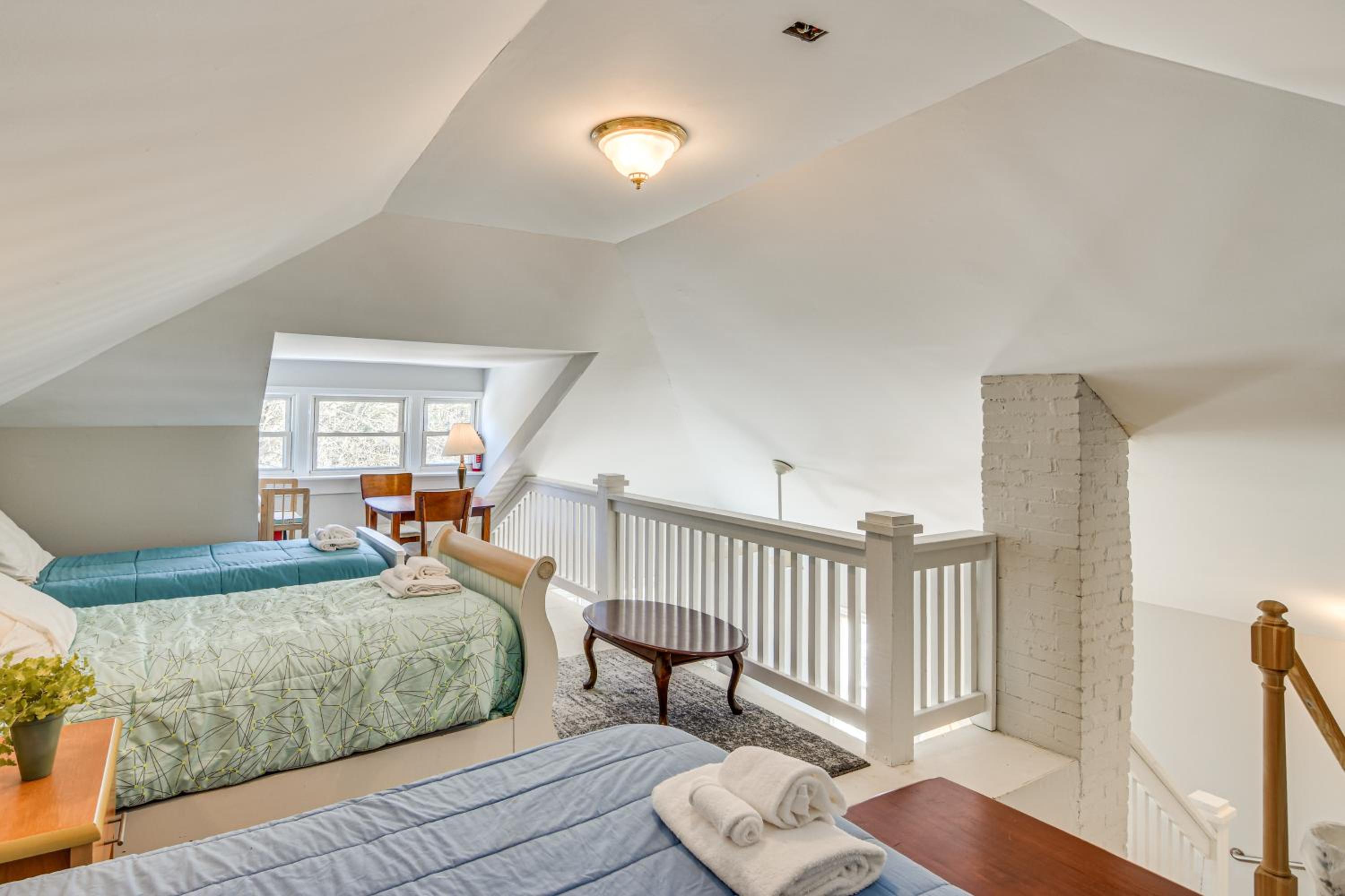 The Mountain House Inn Montebello Stay By Trails