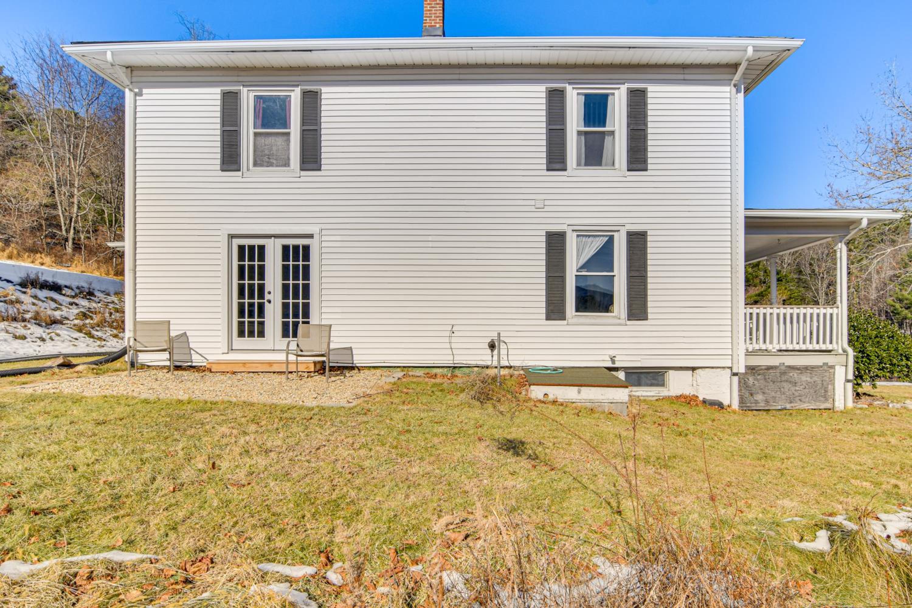 The Mountain House Inn Montebello Stay By Trails