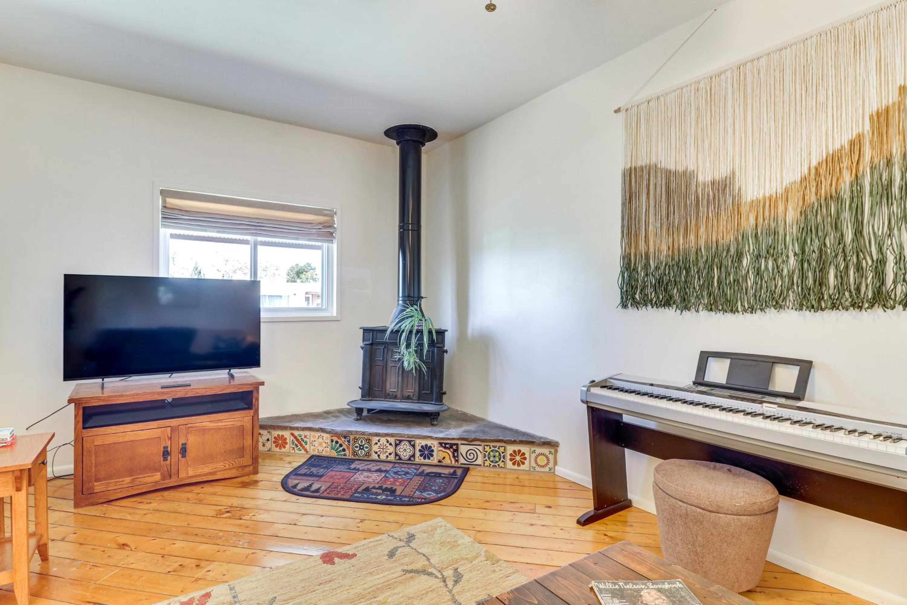 Easy Uptown Access! Charming ABQ Home with Yard
