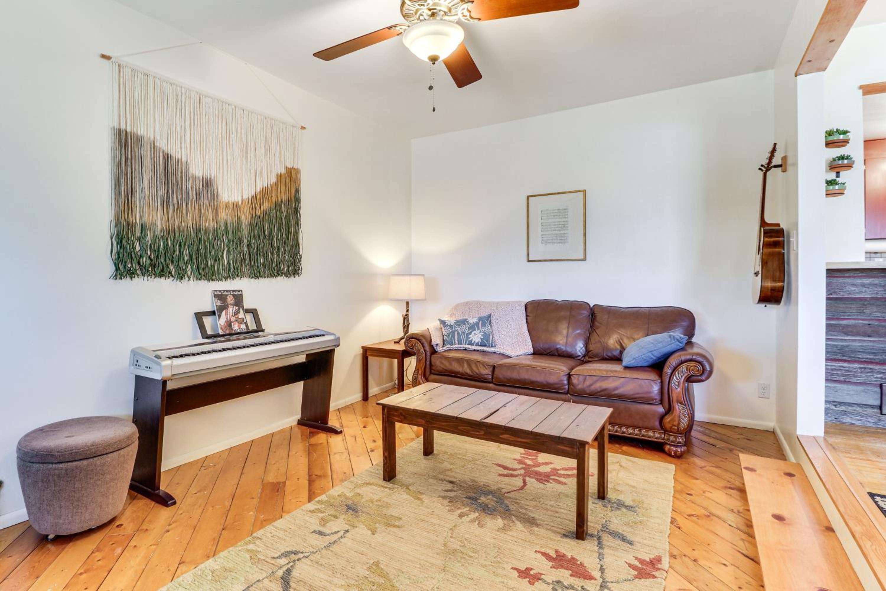 Easy Uptown Access! Charming ABQ Home with Yard