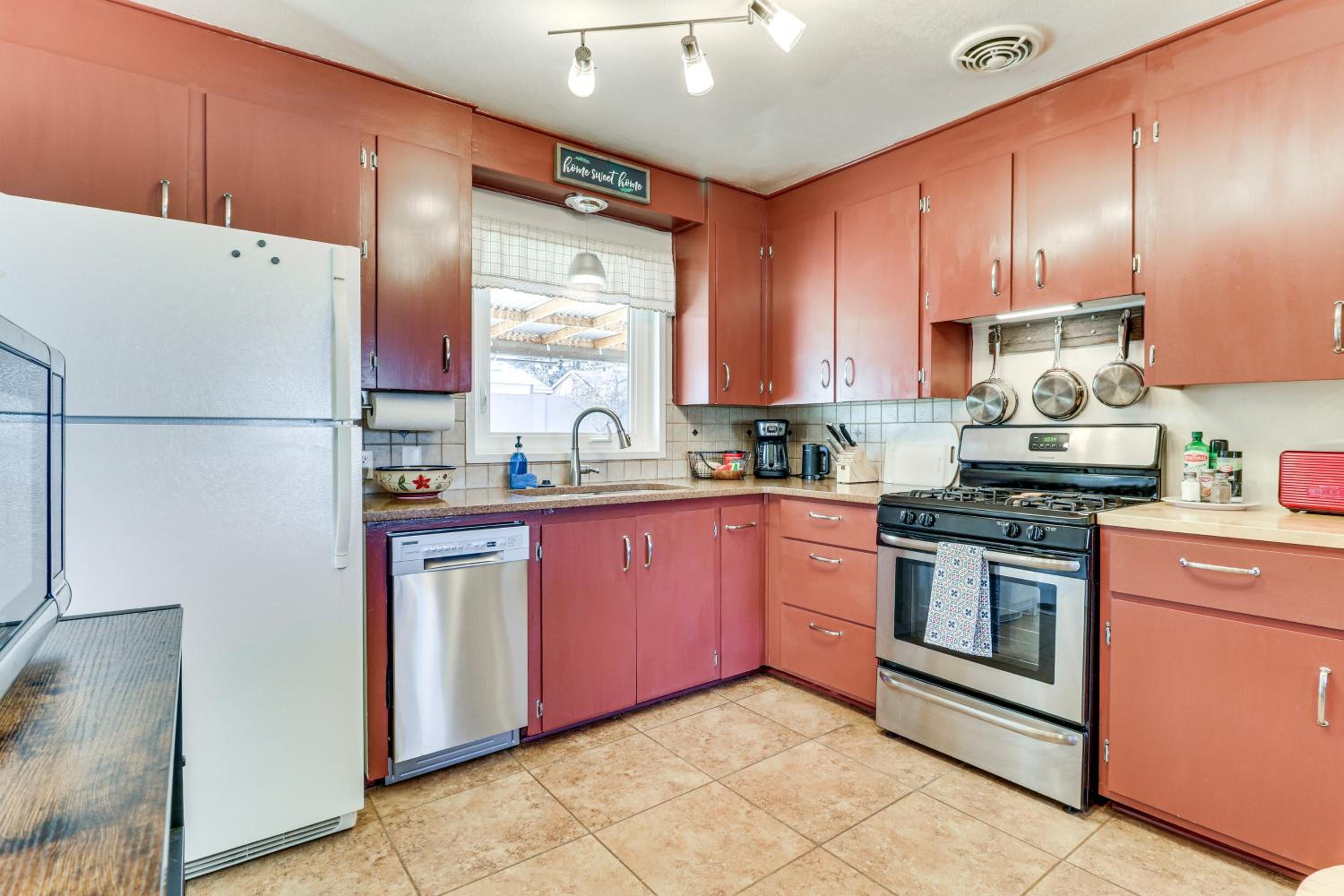 Easy Uptown Access! Charming ABQ Home with Yard