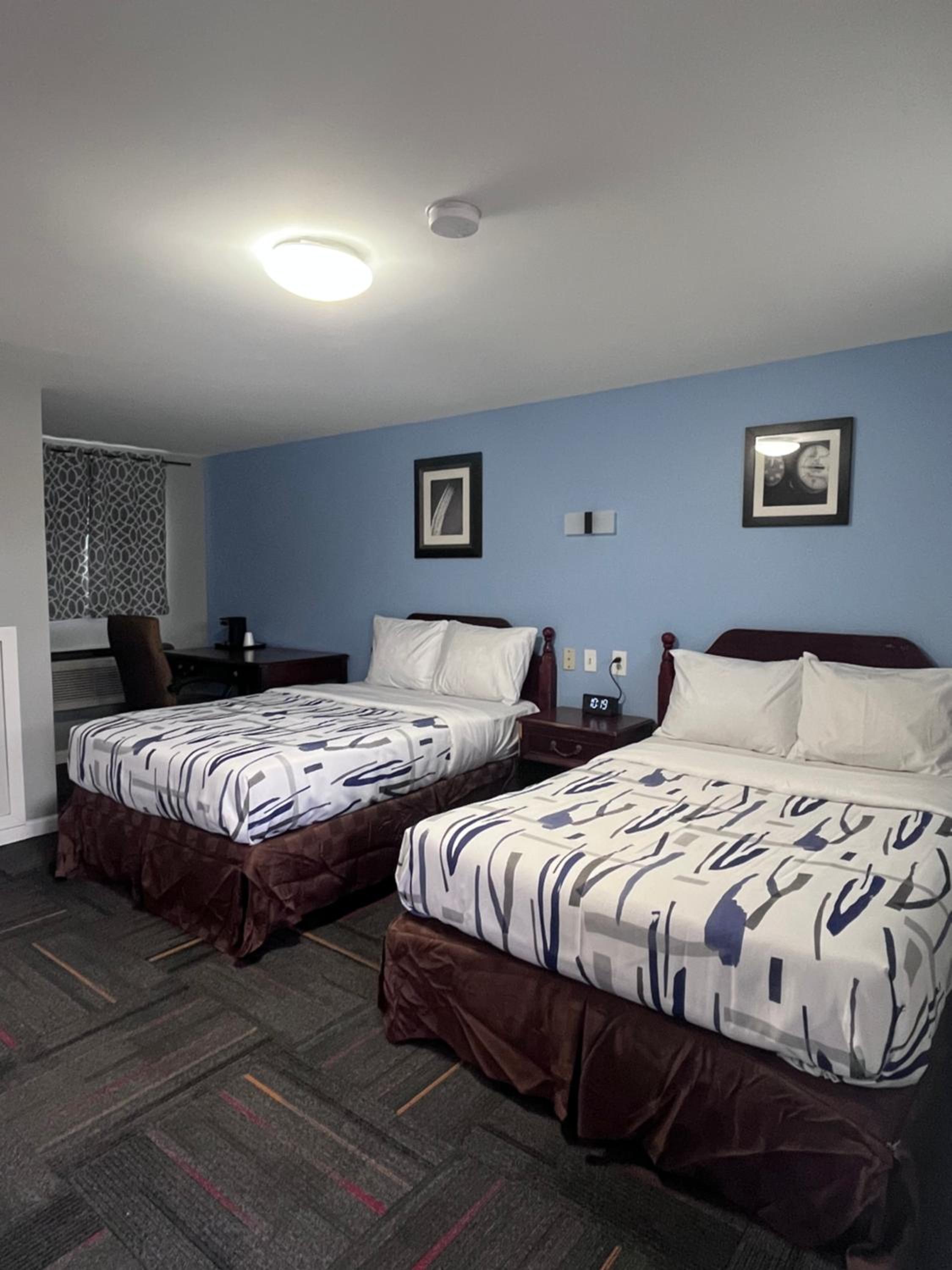 Chaplin Inn & Suites view 4