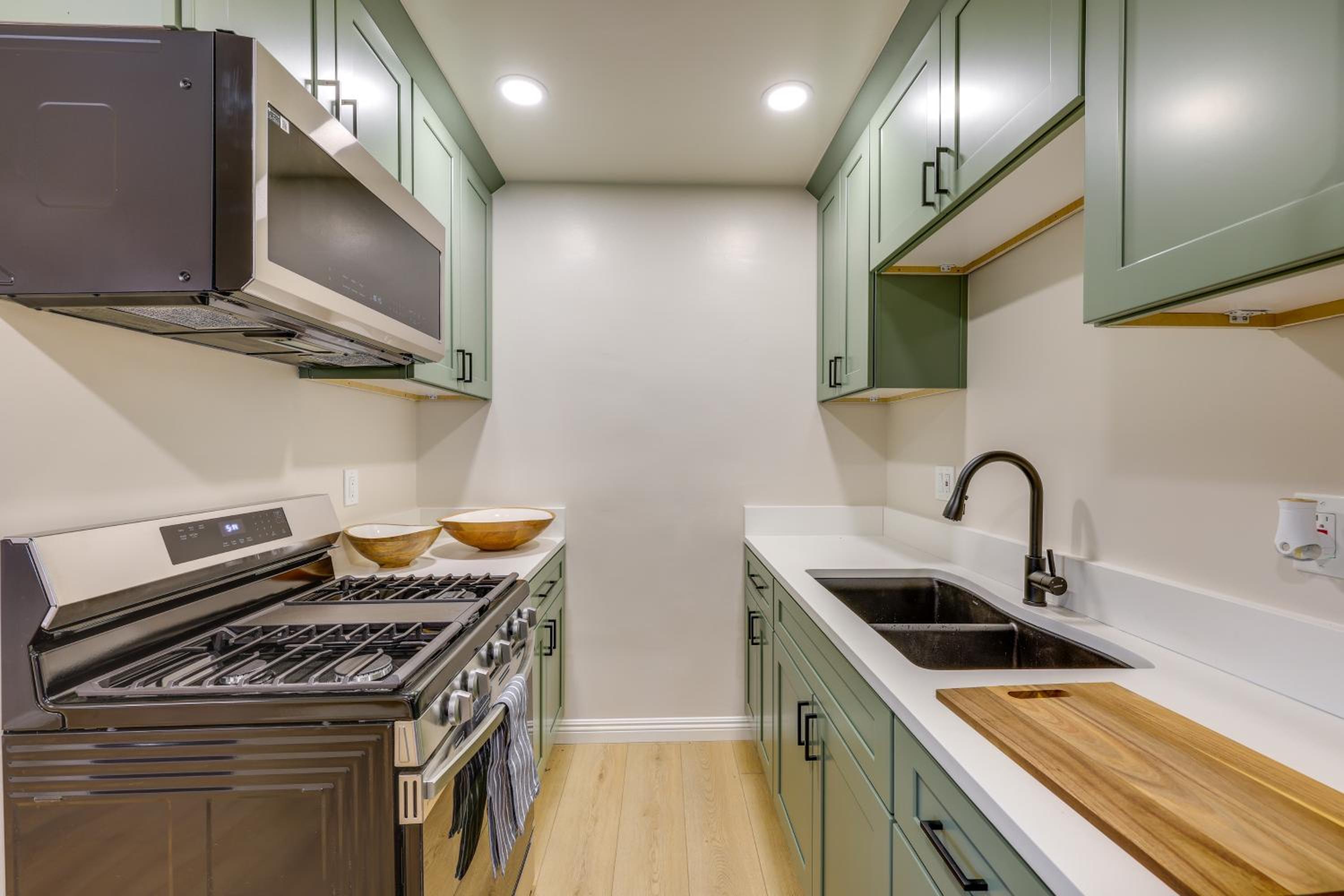 1 Mi to LLUMC! Loma Linda Home with Shared Patio
