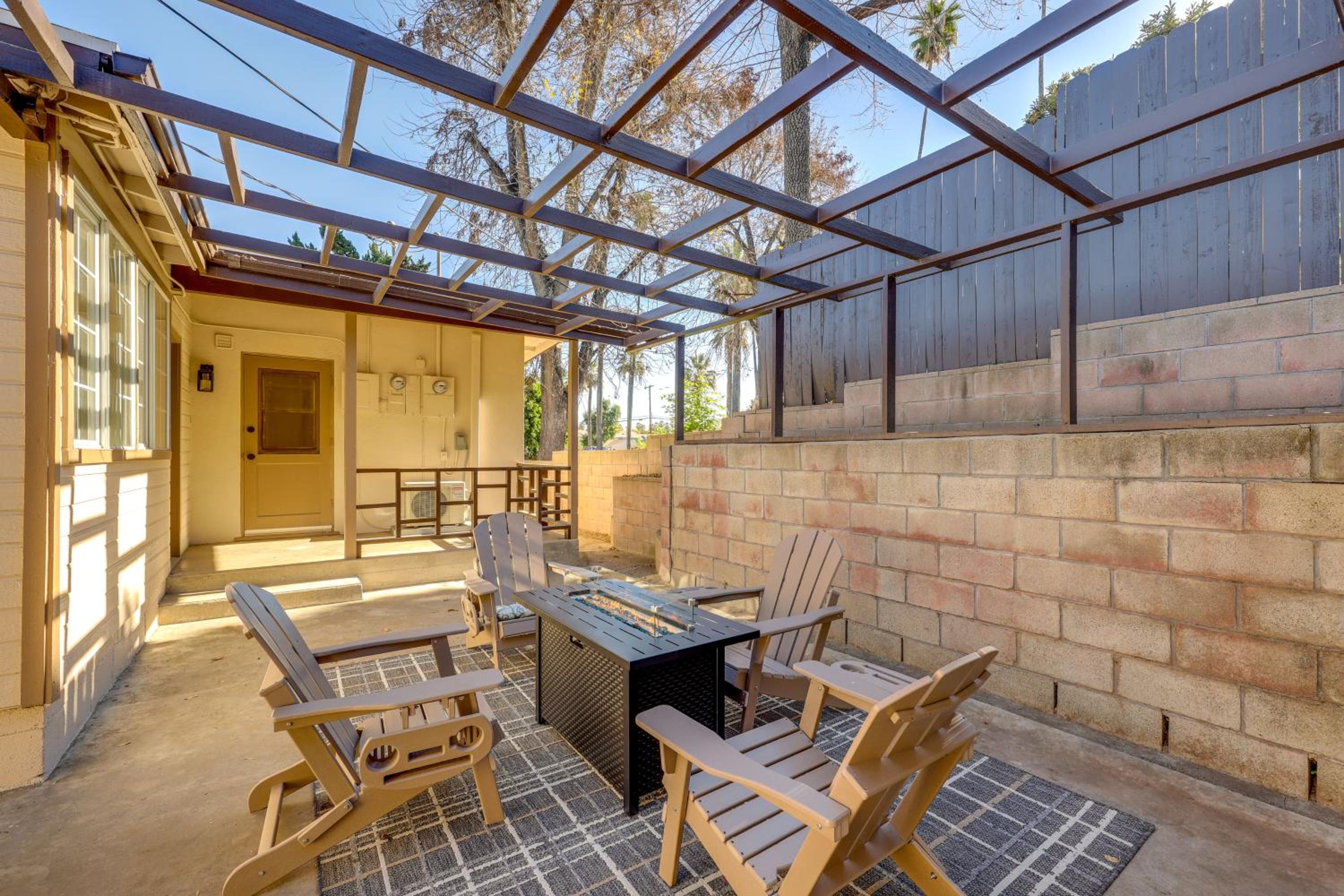 1 Mi to LLUMC! Loma Linda Home with Shared Patio