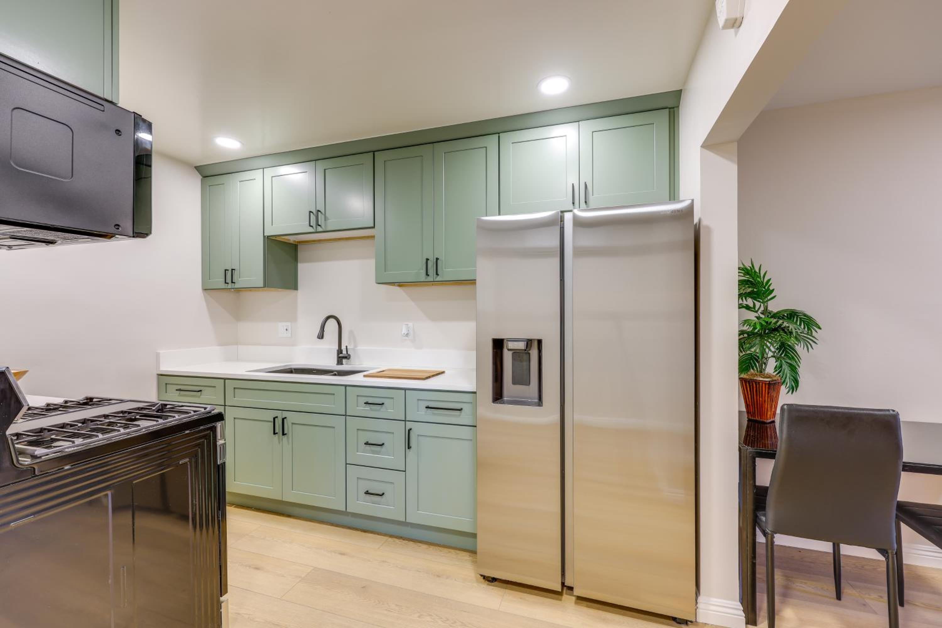 1 Mi to LLUMC! Loma Linda Home with Shared Patio