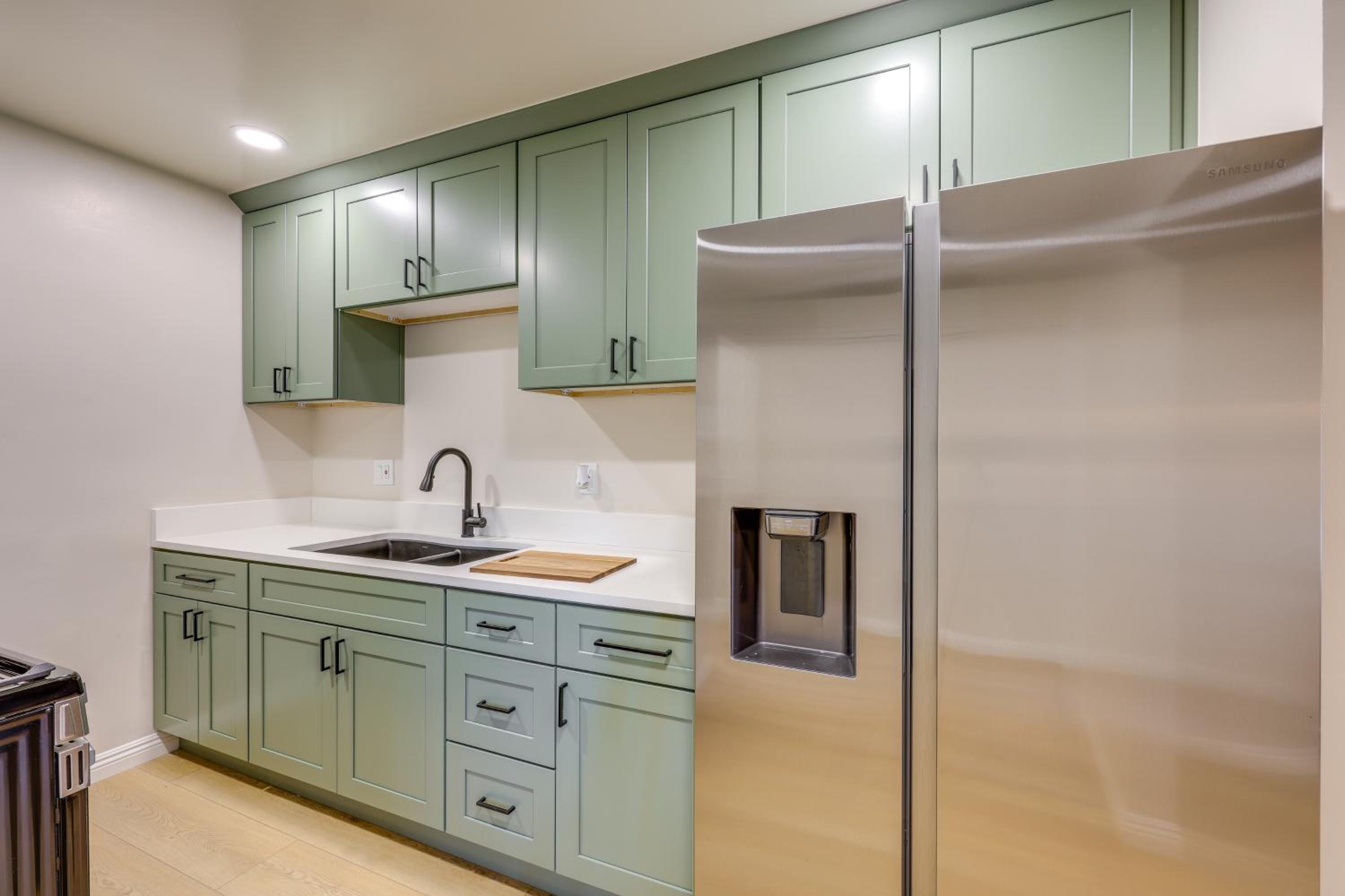 1 Mi to LLUMC! Loma Linda Home with Shared Patio