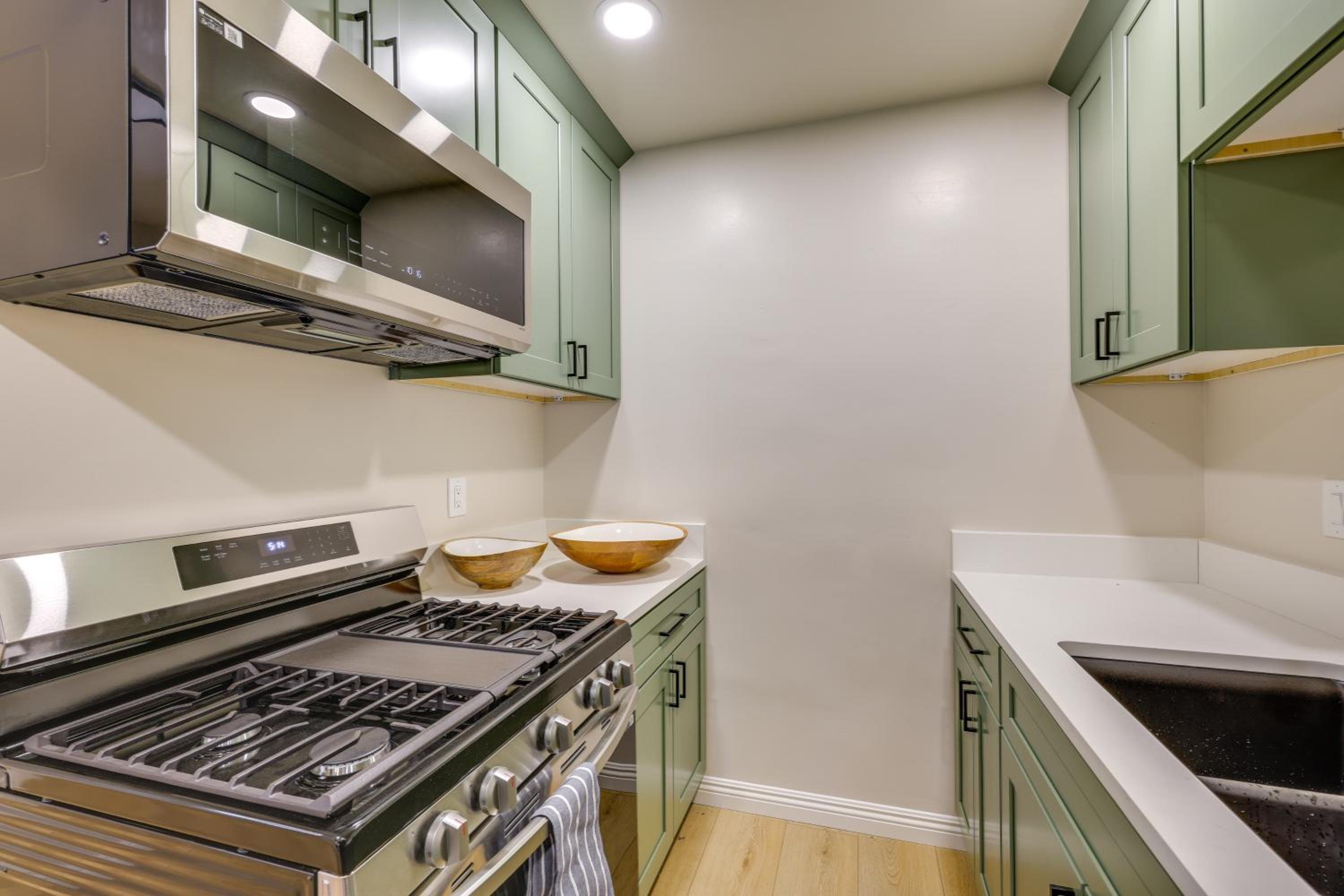1 Mi to LLUMC! Loma Linda Home with Shared Patio