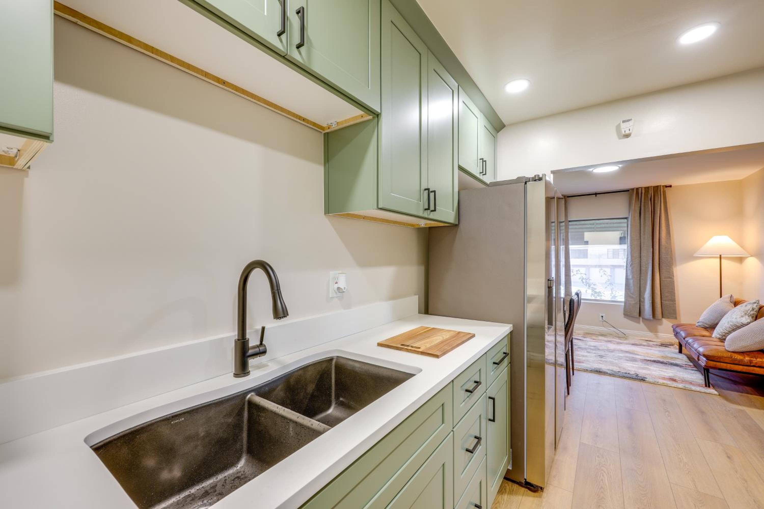1 Mi to LLUMC! Loma Linda Home with Shared Patio