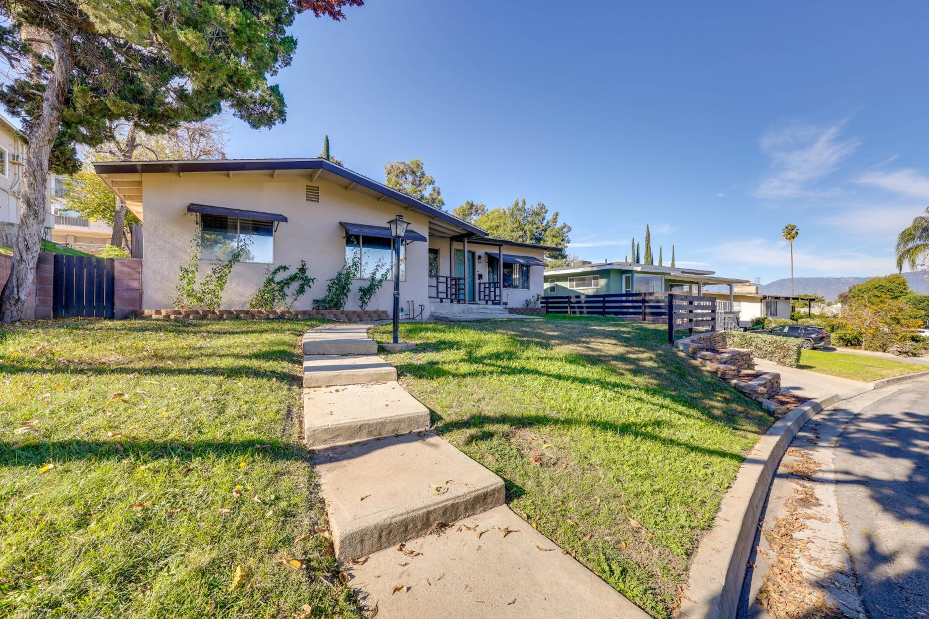 1 Mi to LLUMC! Loma Linda Home with Shared Patio