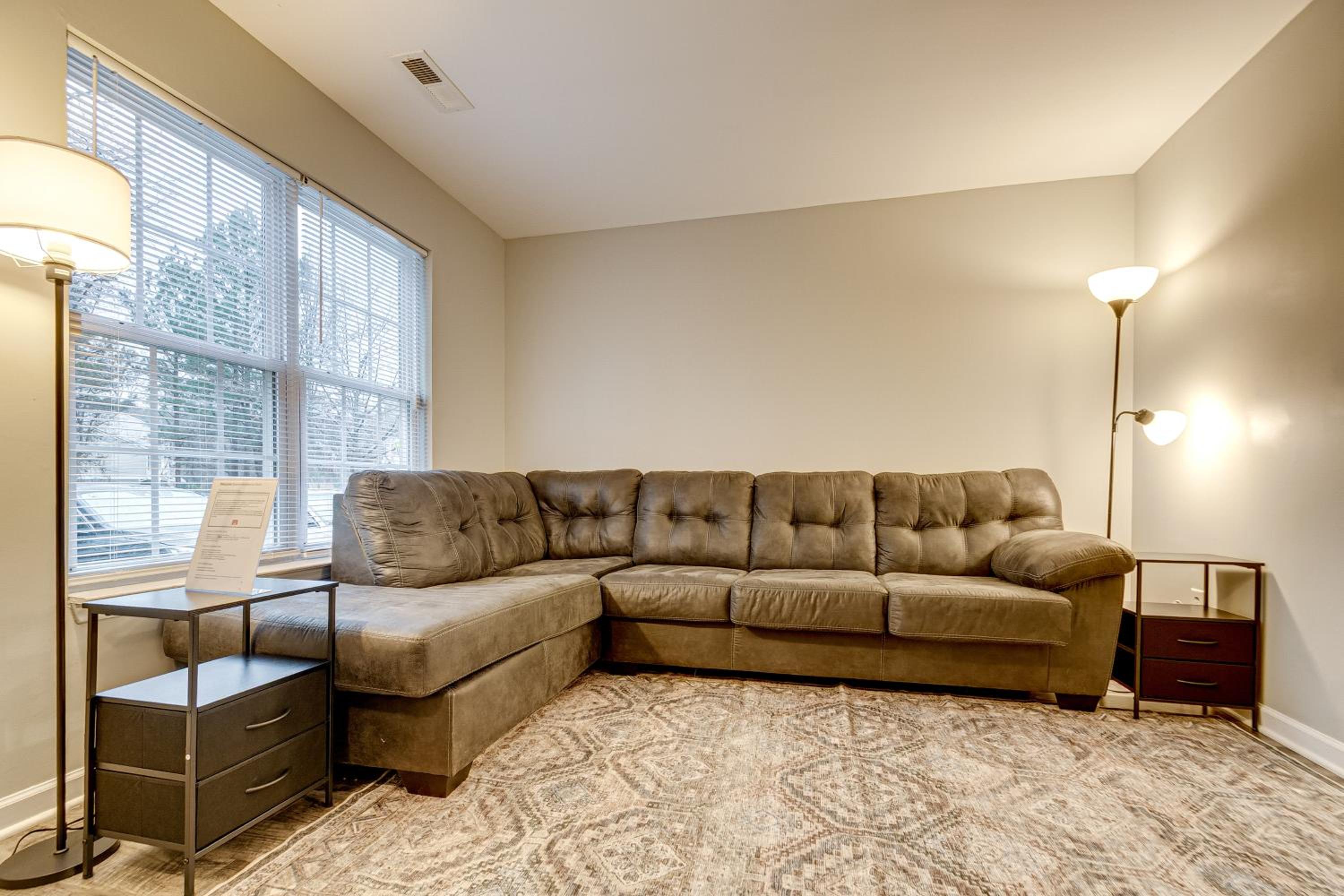 2 Mi to Lenovo Center Dog-Friendly Getaway
