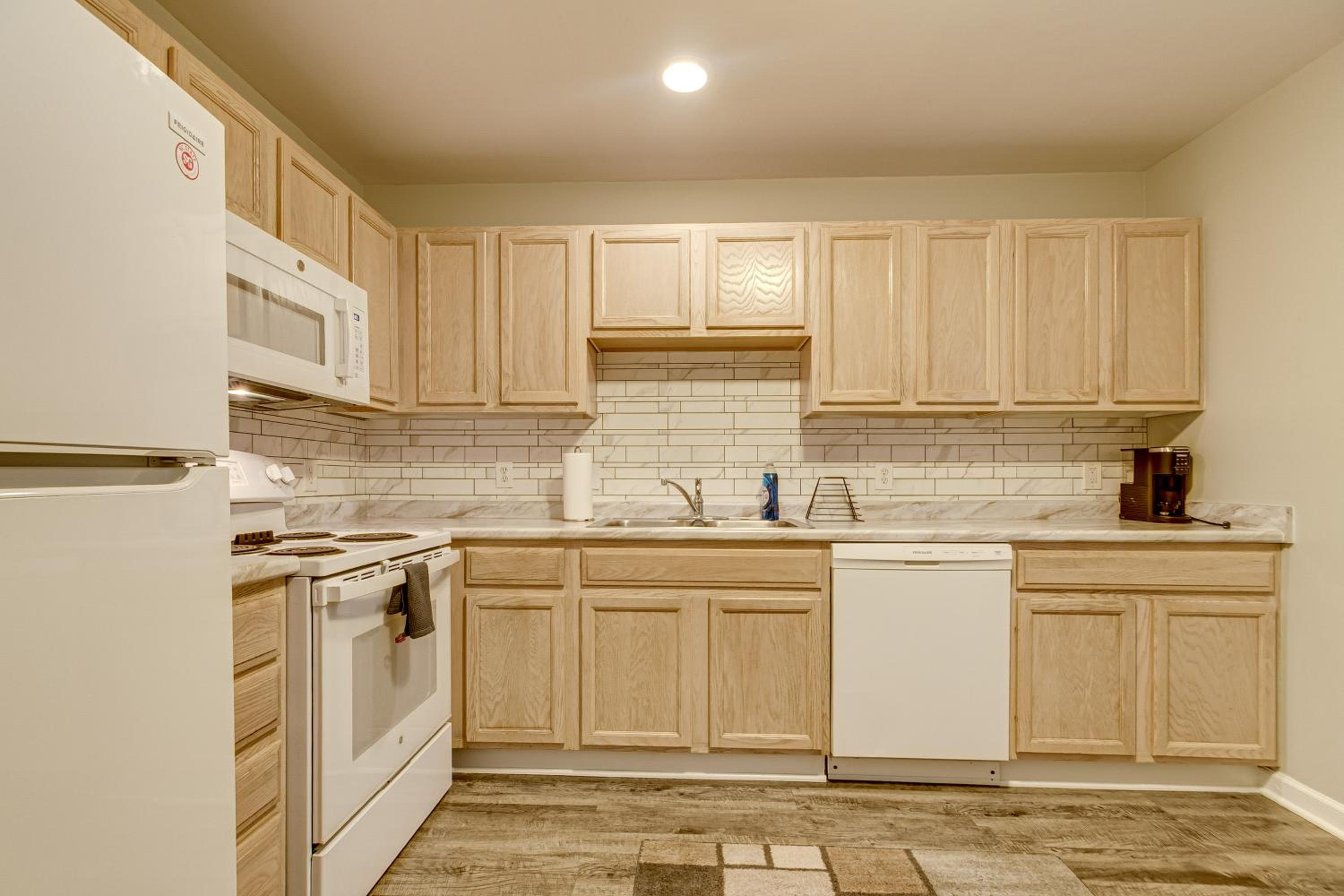 2 Mi to Lenovo Center Dog-Friendly Getaway