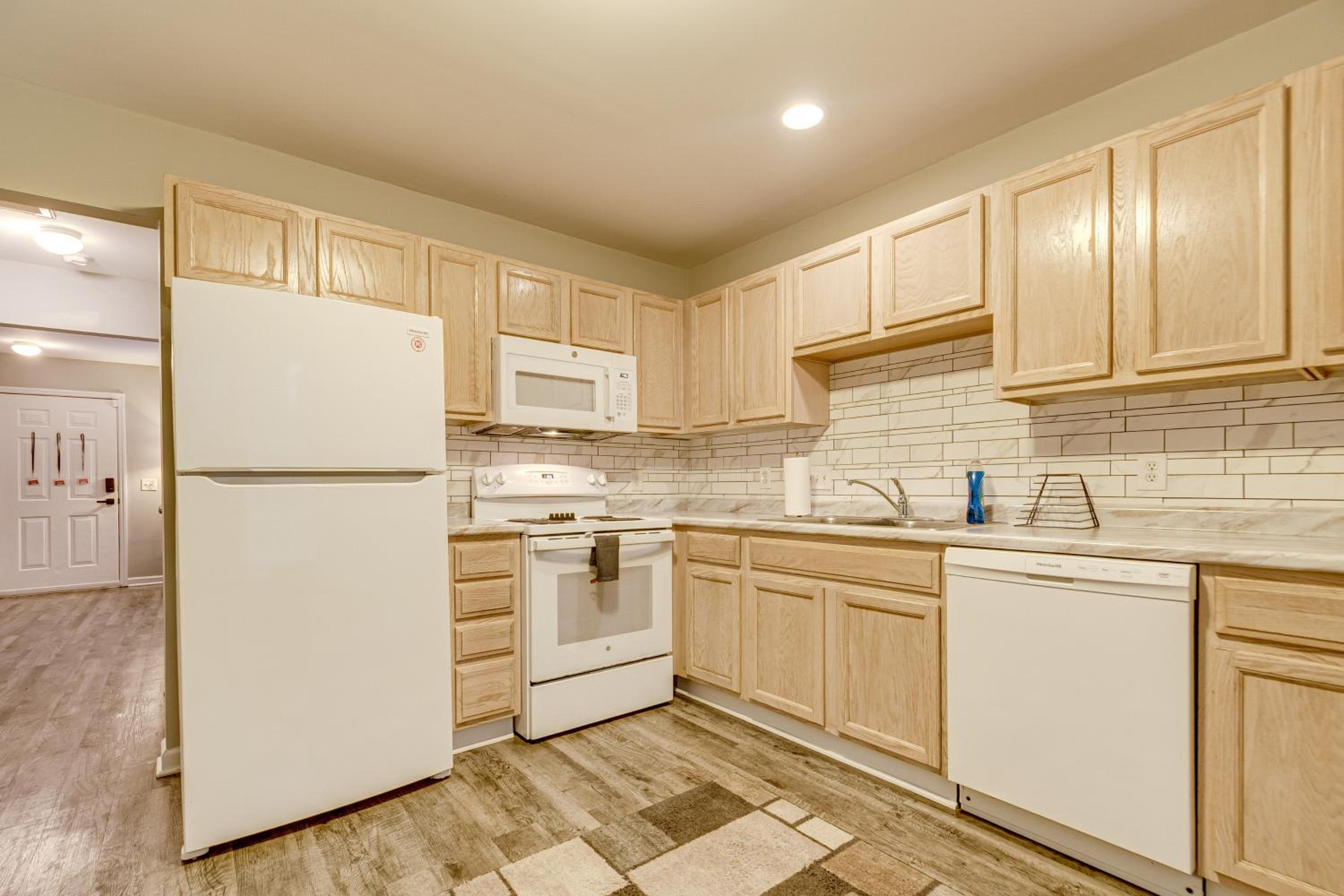 2 Mi to Lenovo Center Dog-Friendly Getaway
