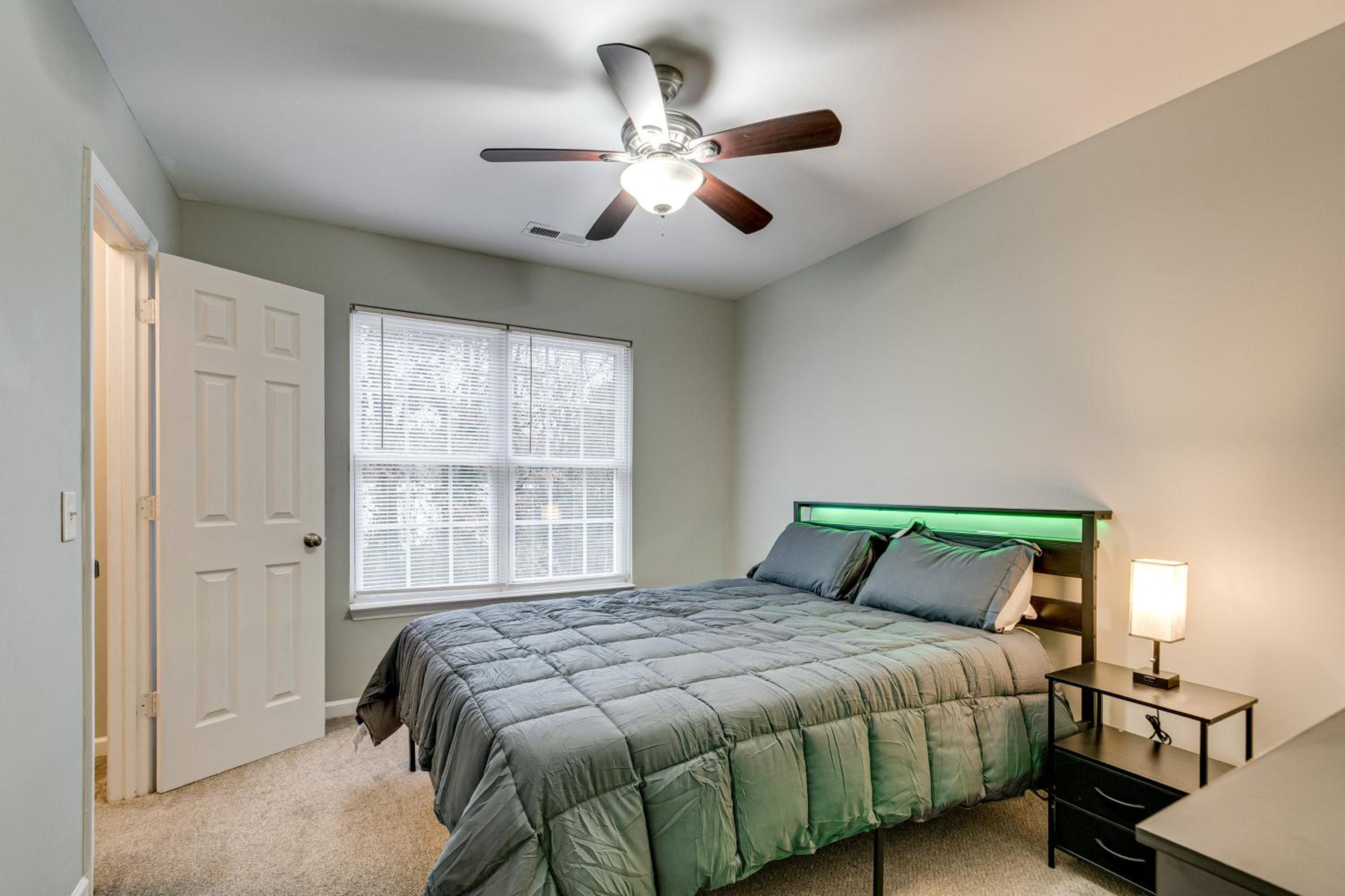2 Mi to Lenovo Center Dog-Friendly Getaway