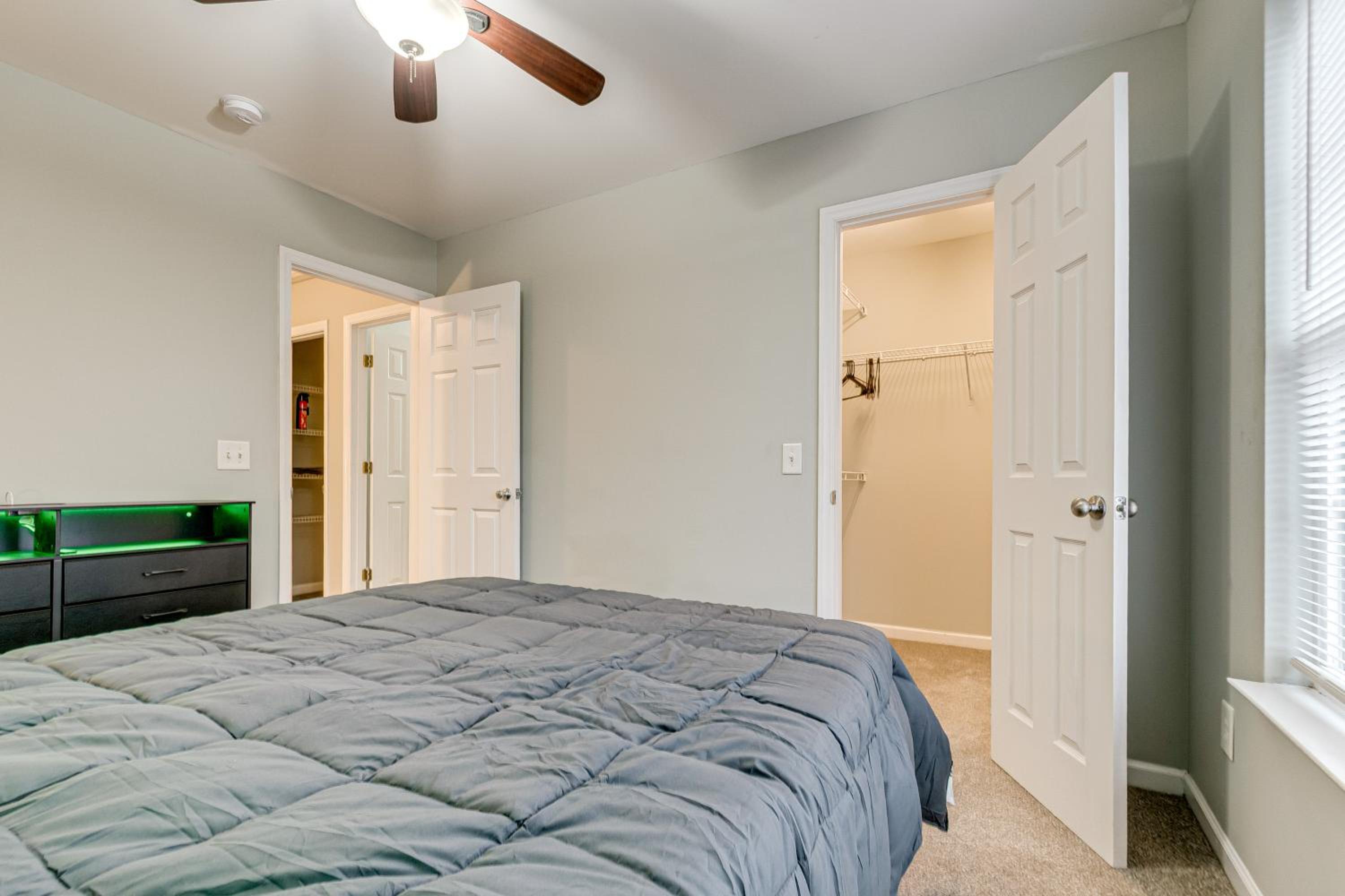 2 Mi to Lenovo Center Dog-Friendly Getaway