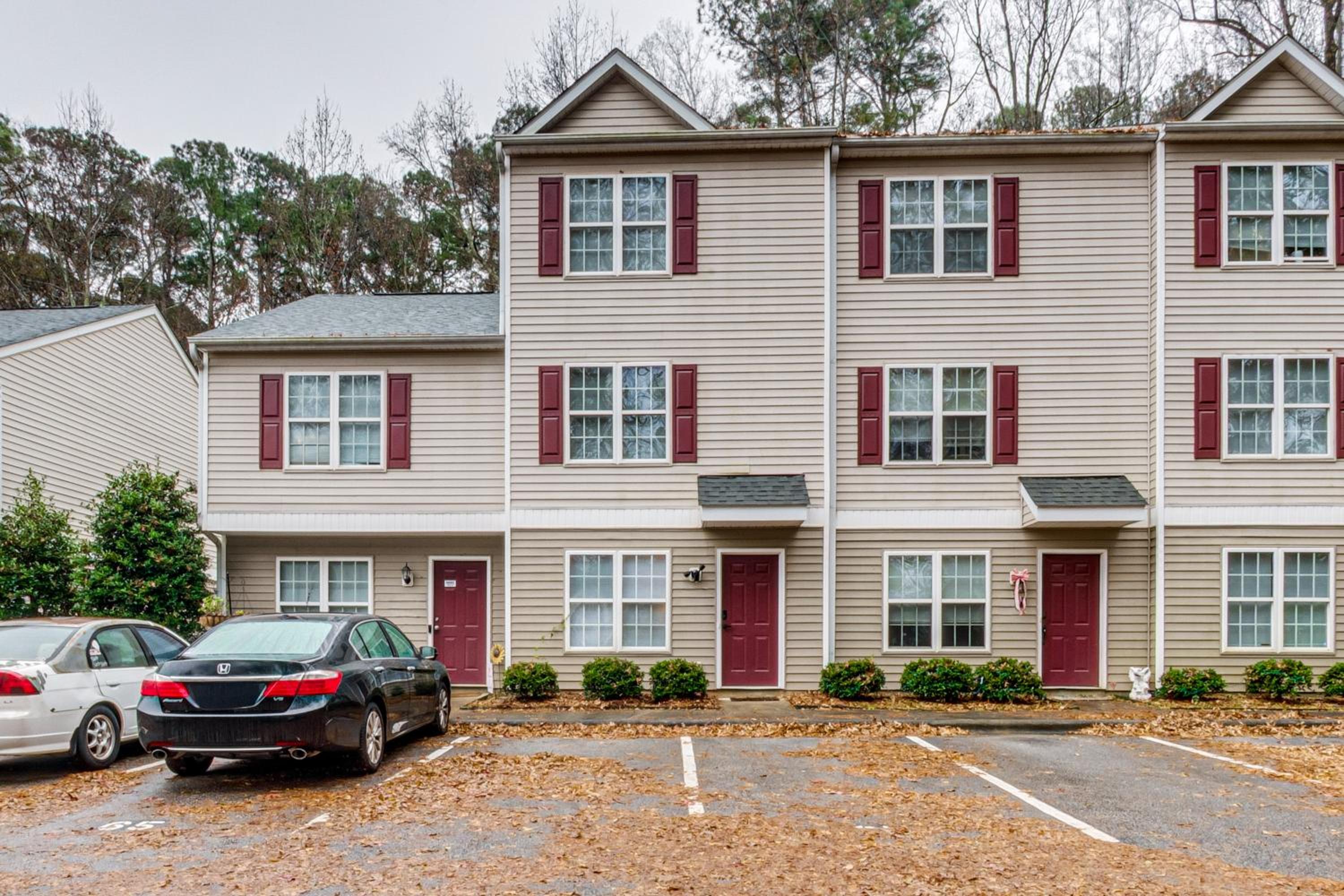 2 Mi to Lenovo Center Dog-Friendly Getaway