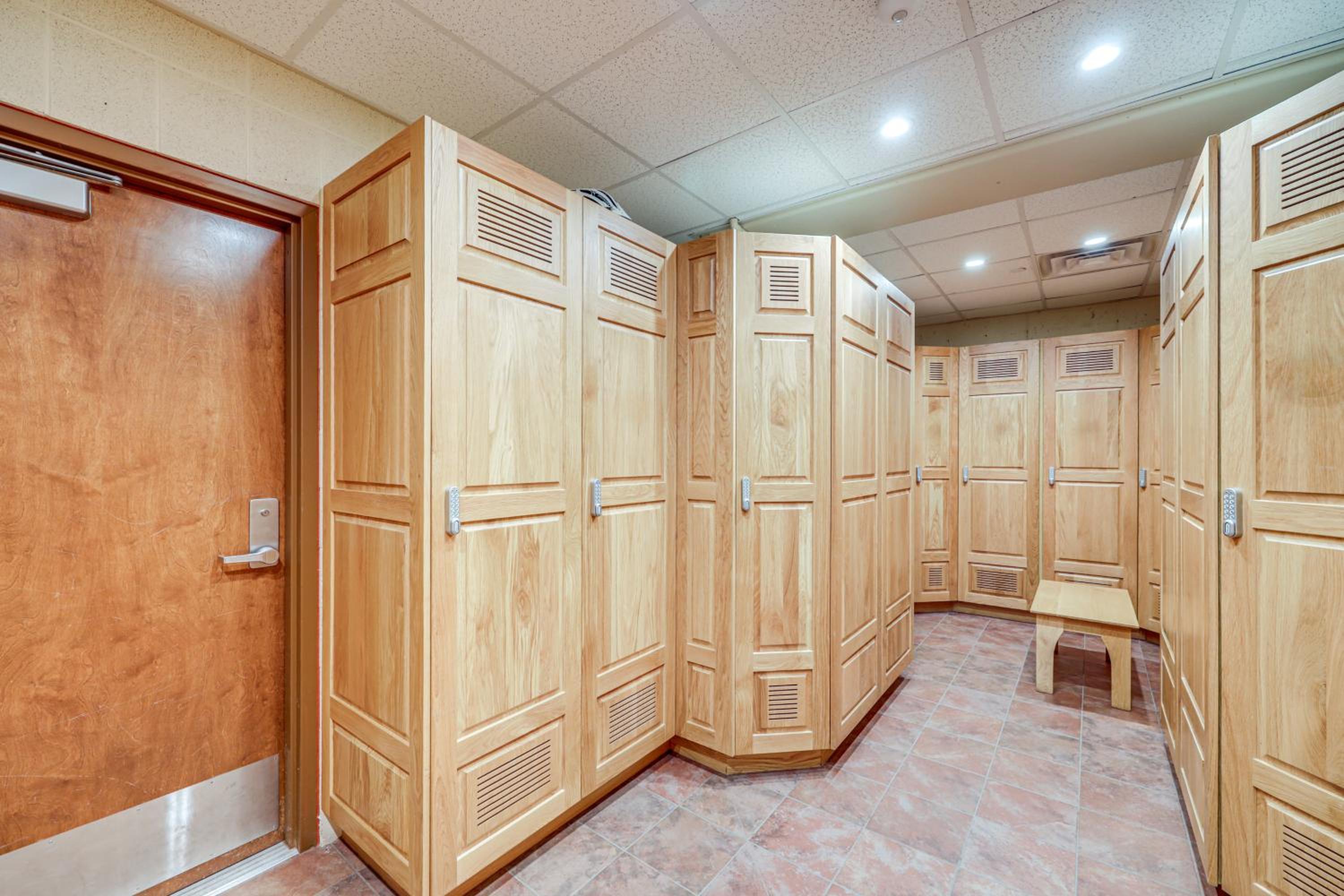 Ski-InandSki-Out! Large Arrowhead Condo with Balcony