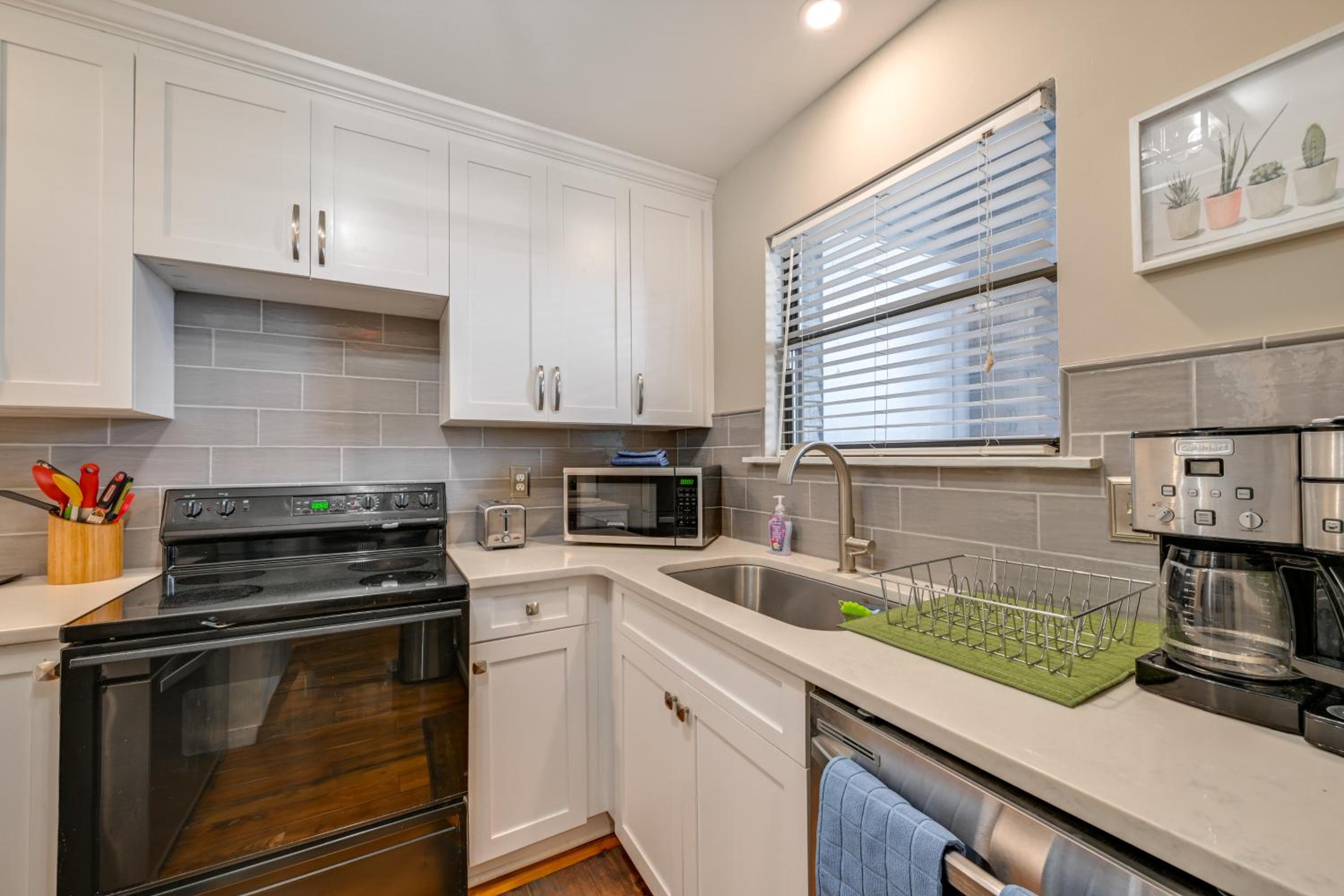1 Mi to BOA Stadium! Walkable Condo with Porch
