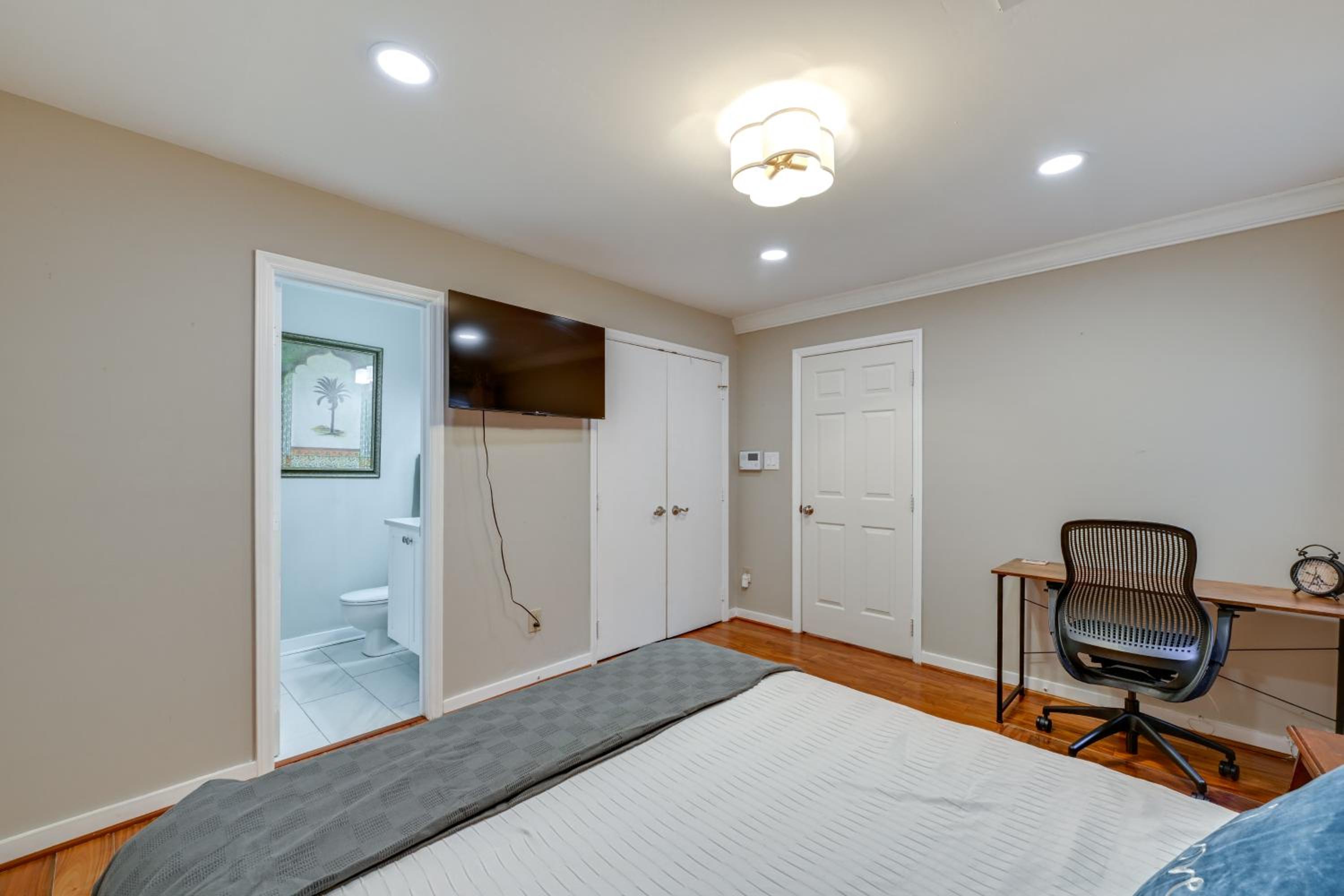 1 Mi to BOA Stadium! Walkable Condo with Porch