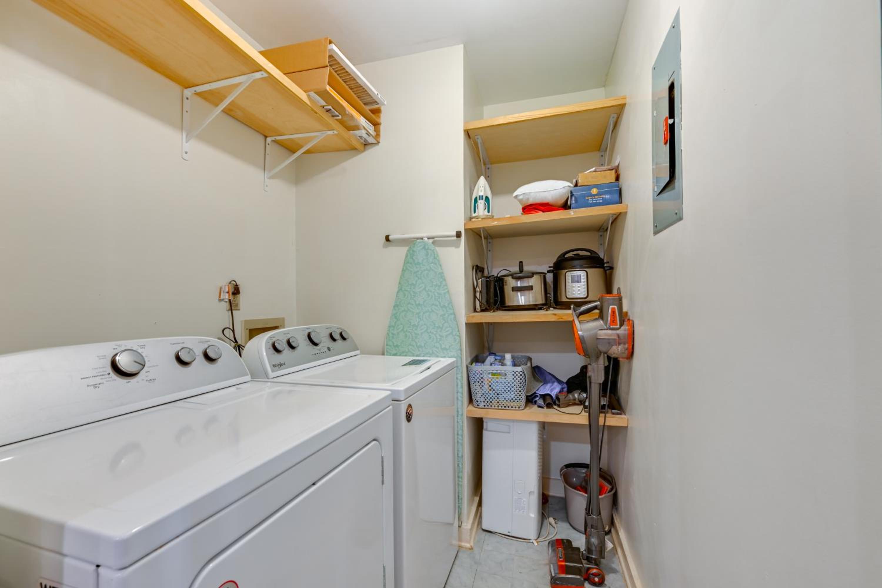 1 Mi to BOA Stadium! Walkable Condo with Porch