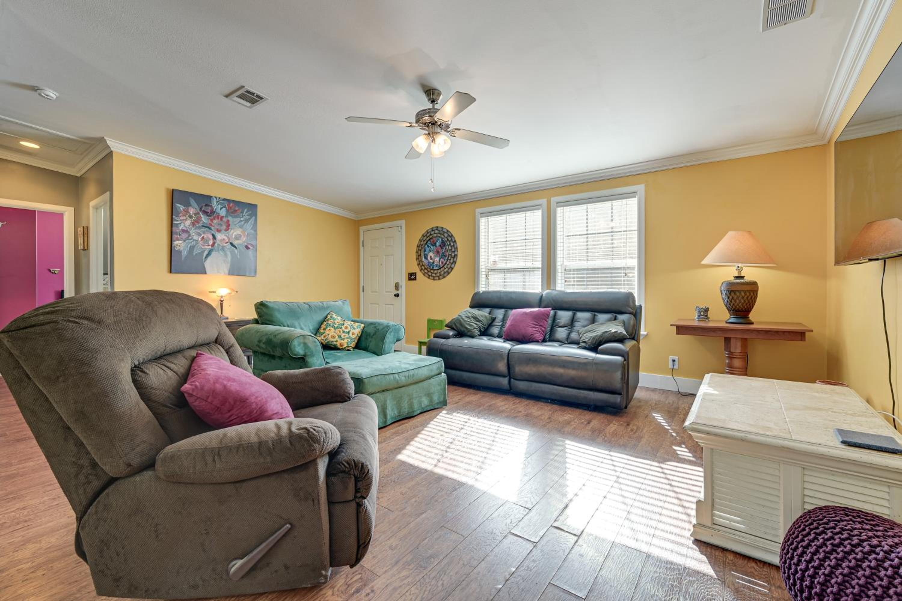 Weeki Wachee Family Getaway Canal-Front Home